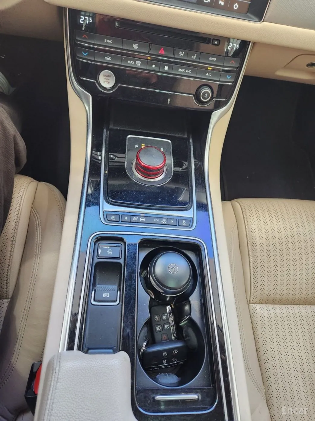 Jaguar XF (x260) превью 15
