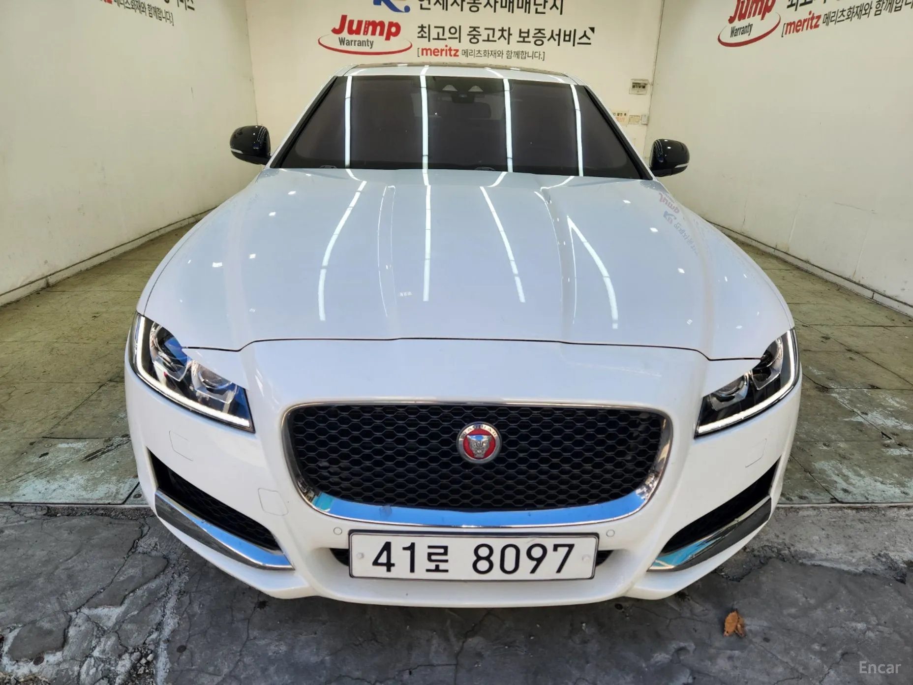 Jaguar XF (x260)