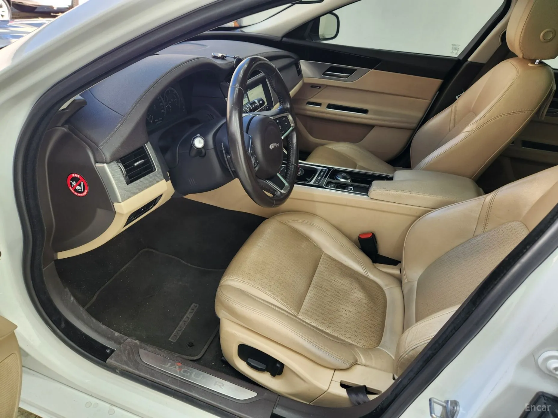 Jaguar XF (x260) превью 16