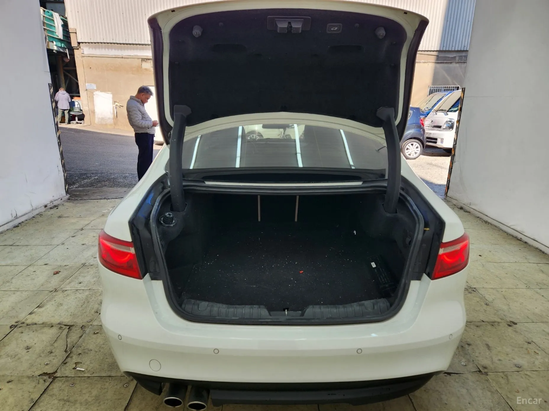 Jaguar XF (x260) превью 7