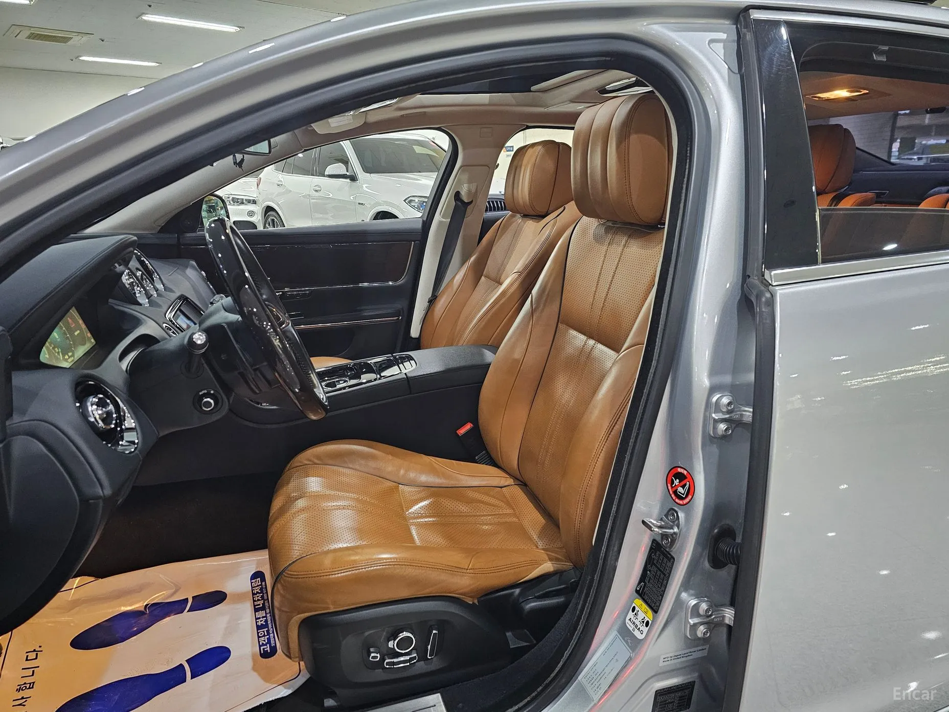 Jaguar All New XJ превью 10