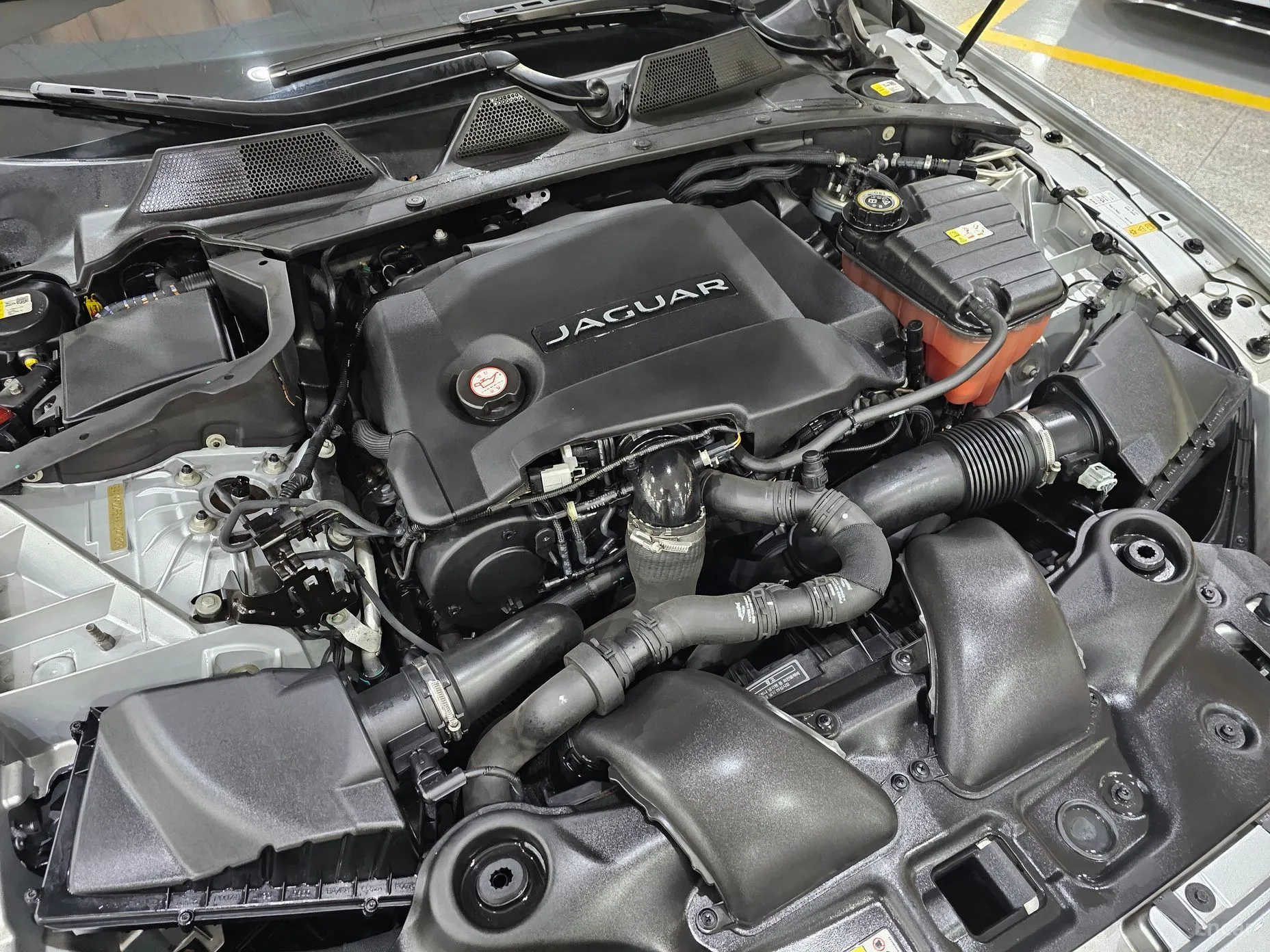 Jaguar All New XJ превью 5