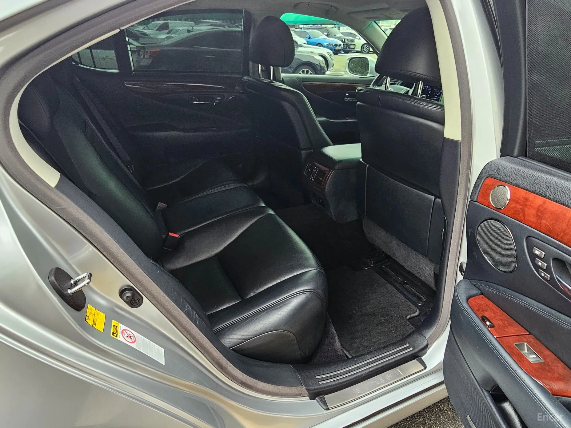 Lexus LS460 превью 15