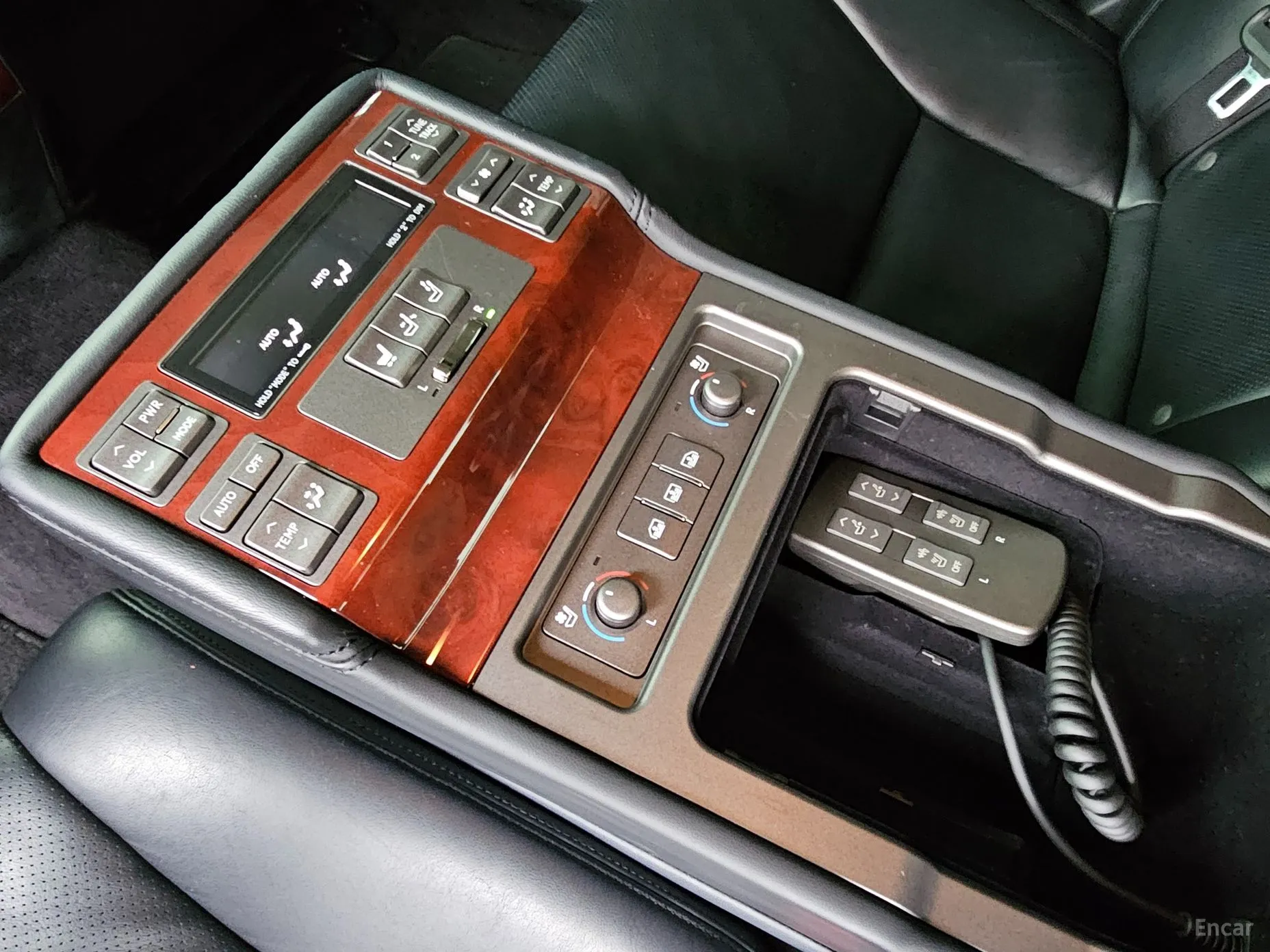 Lexus LS460 превью 16