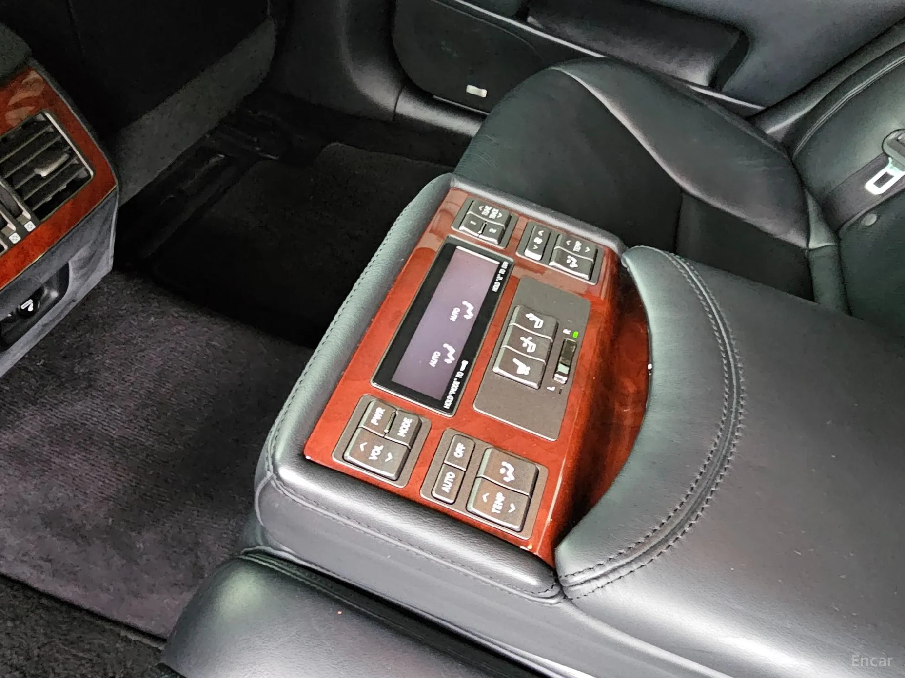 Lexus LS460 превью 17