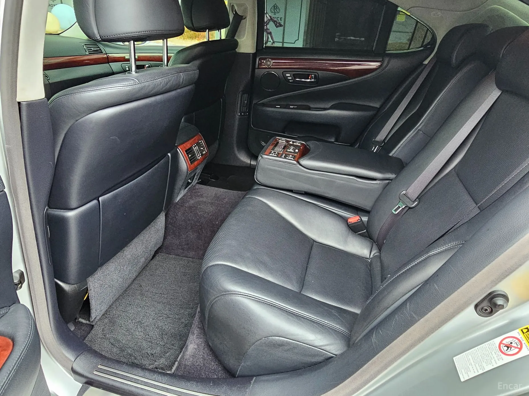 Lexus LS460 превью 18