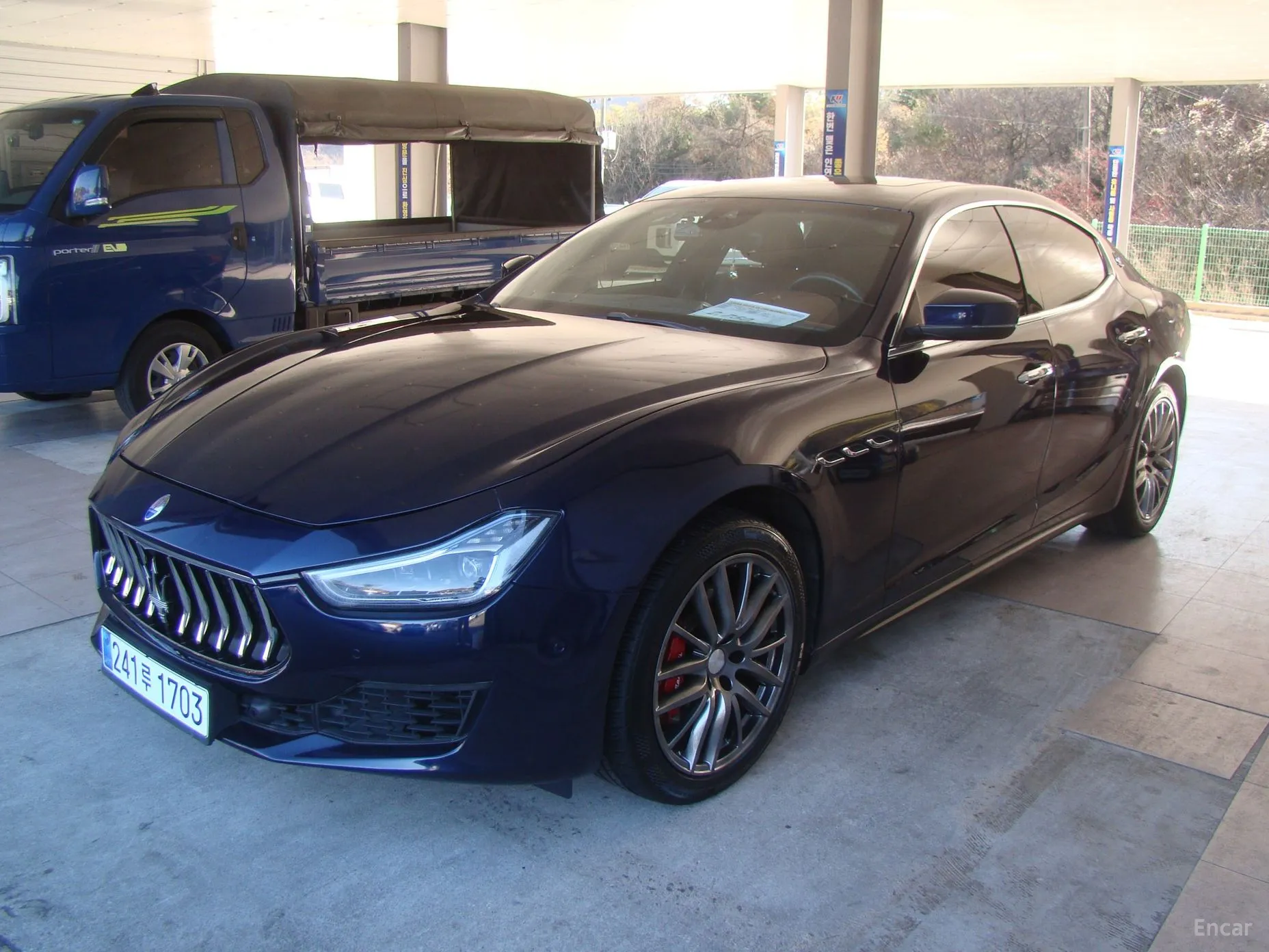 Maserati Ghibli превью 3