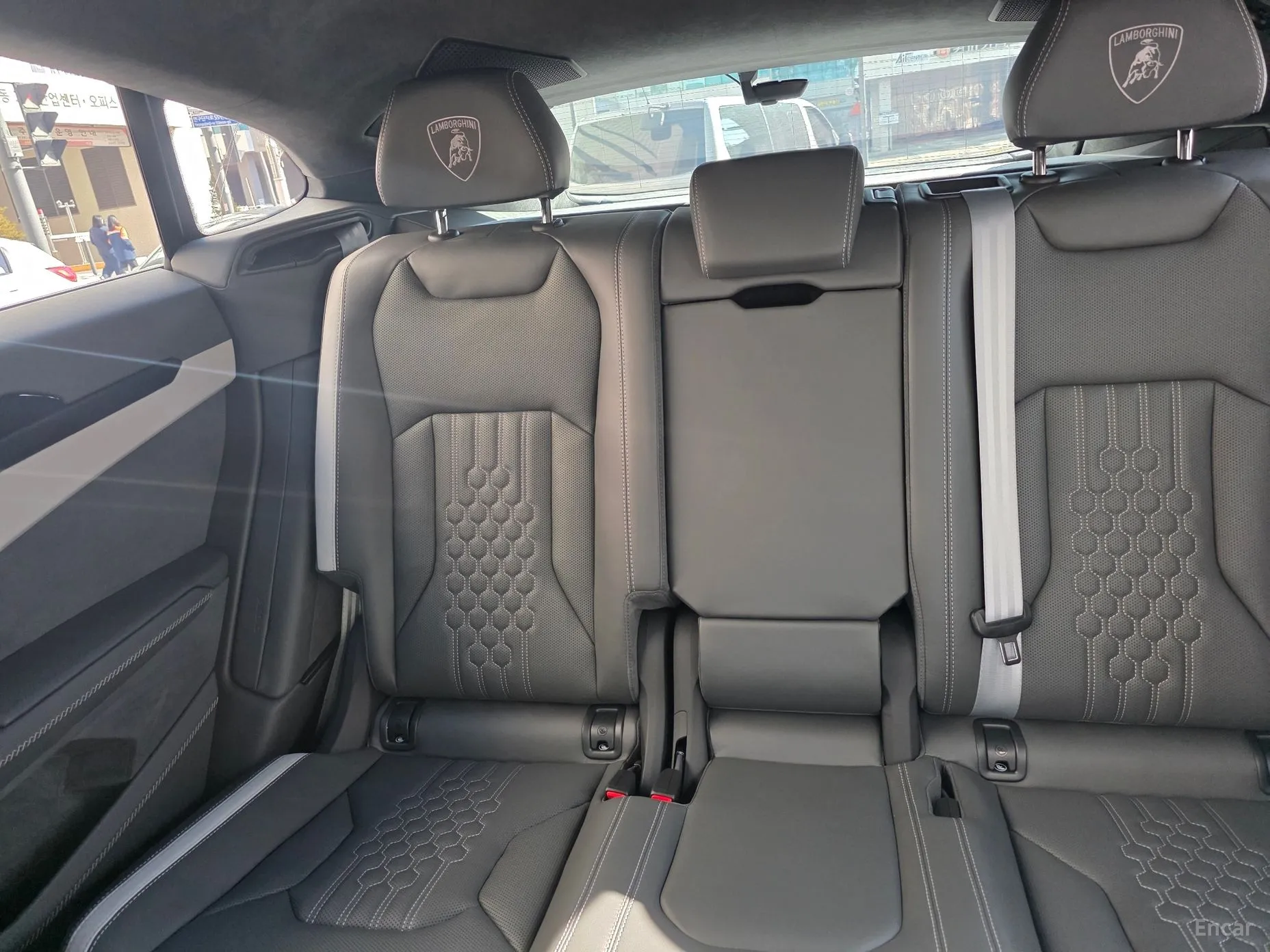 Lamborghini Urus превью 8