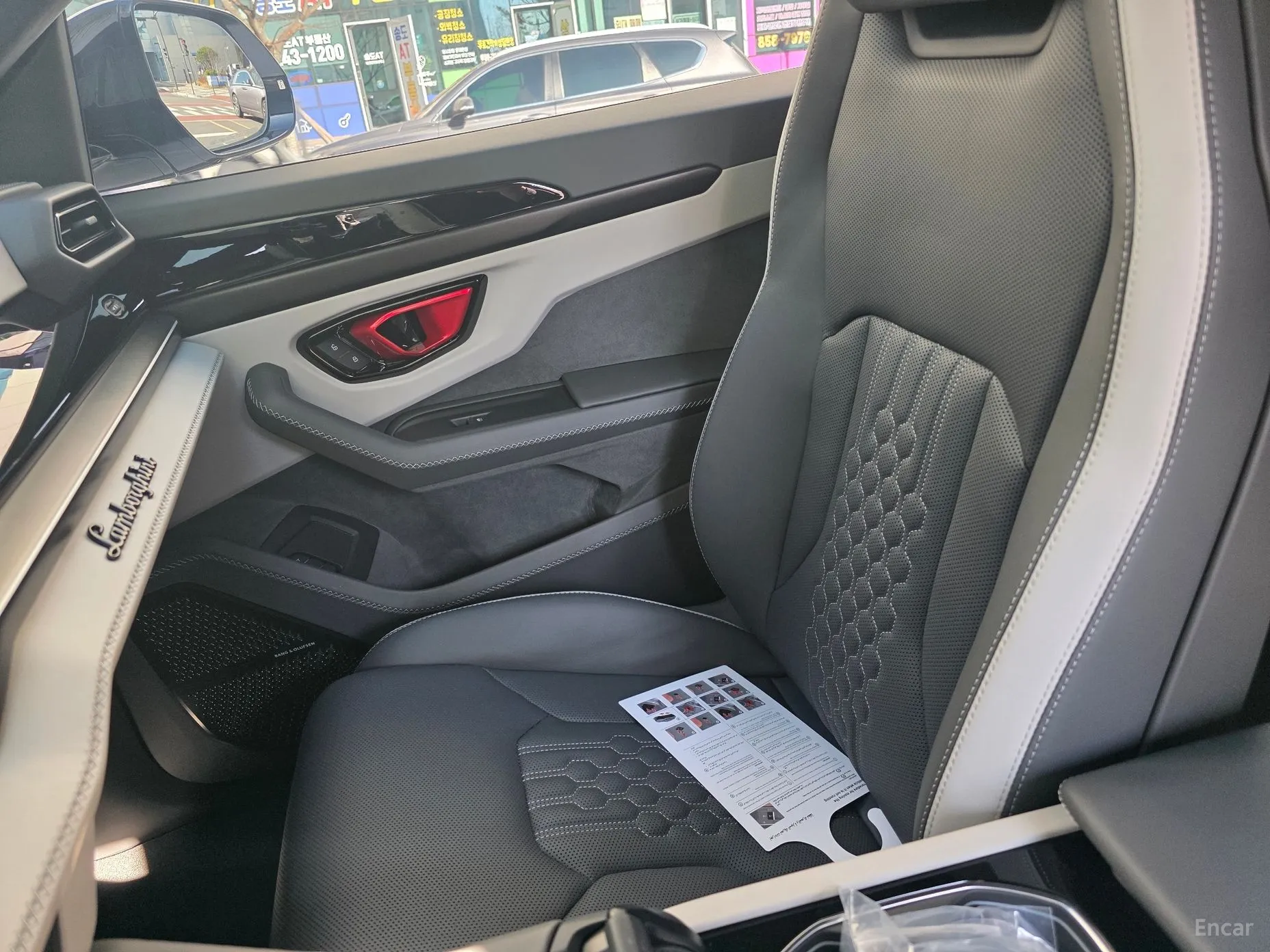 Lamborghini Urus превью 9