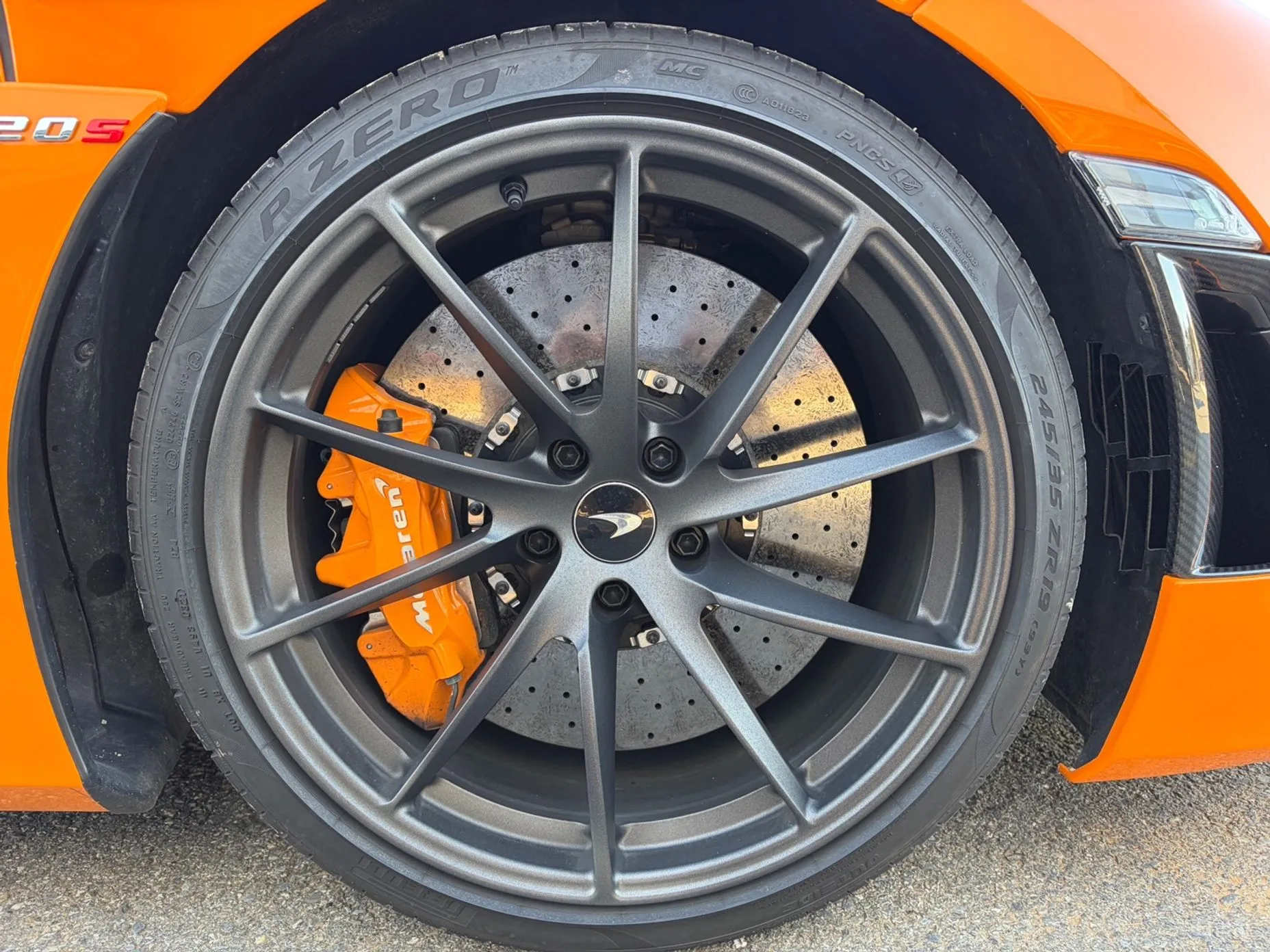 McLaren 720S превью 14
