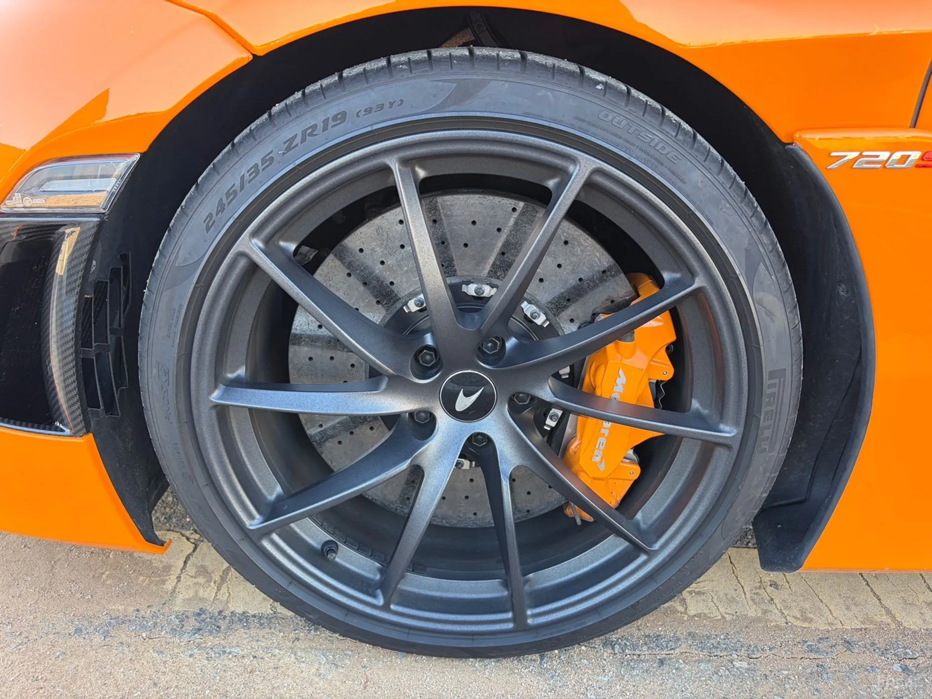 McLaren 720S превью 15