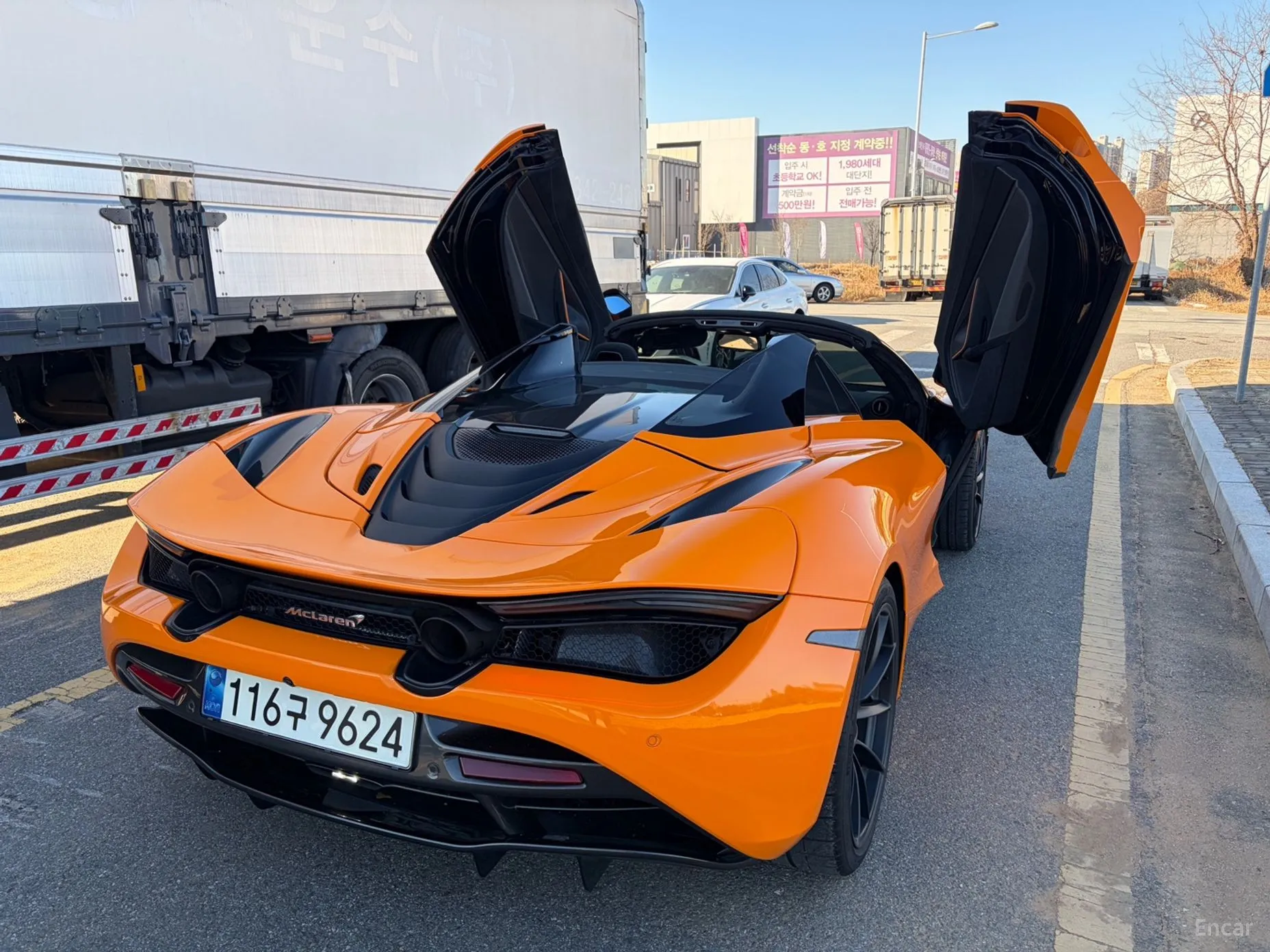 McLaren 720S превью 18