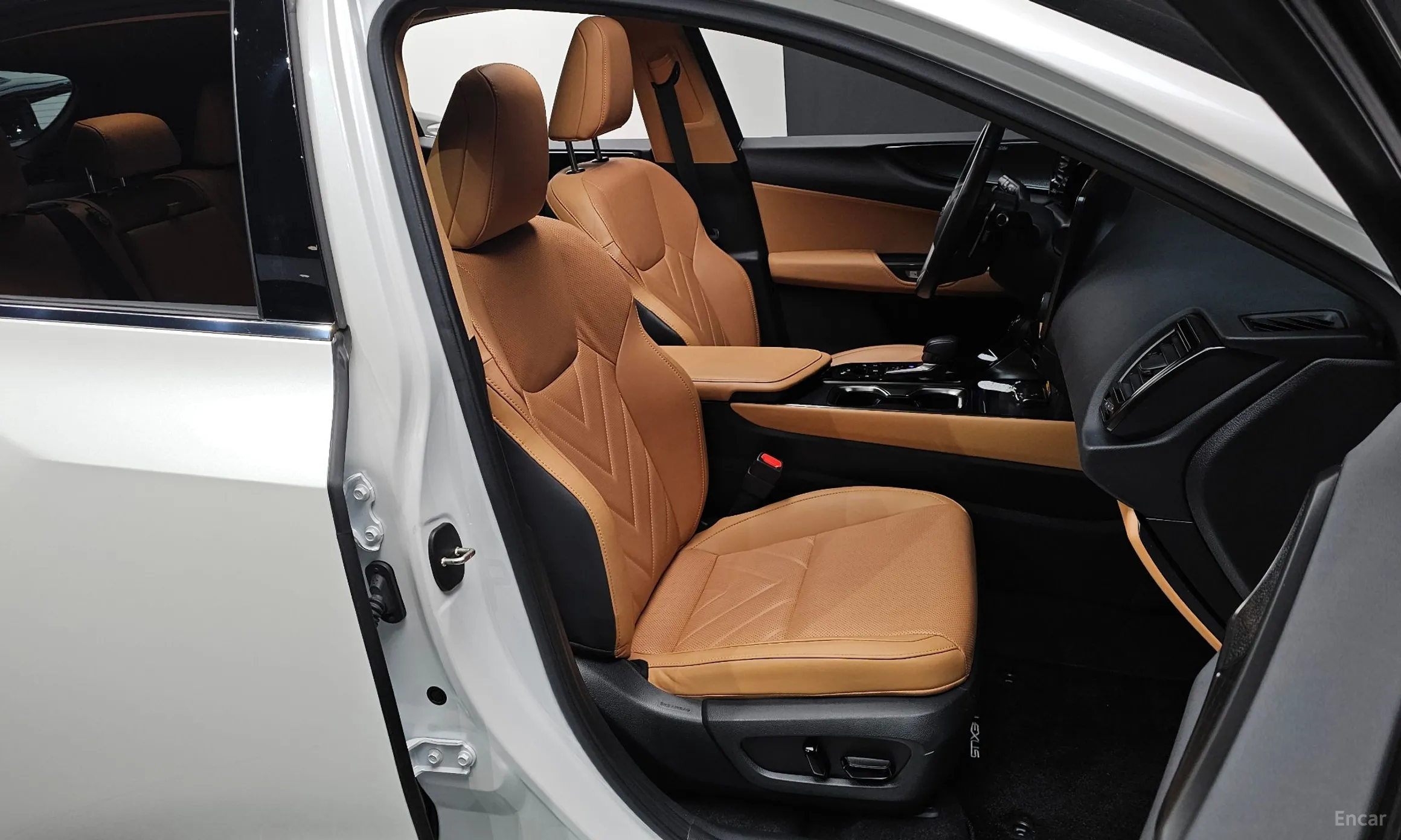 Lexus NX350h Gen 2 превью 10