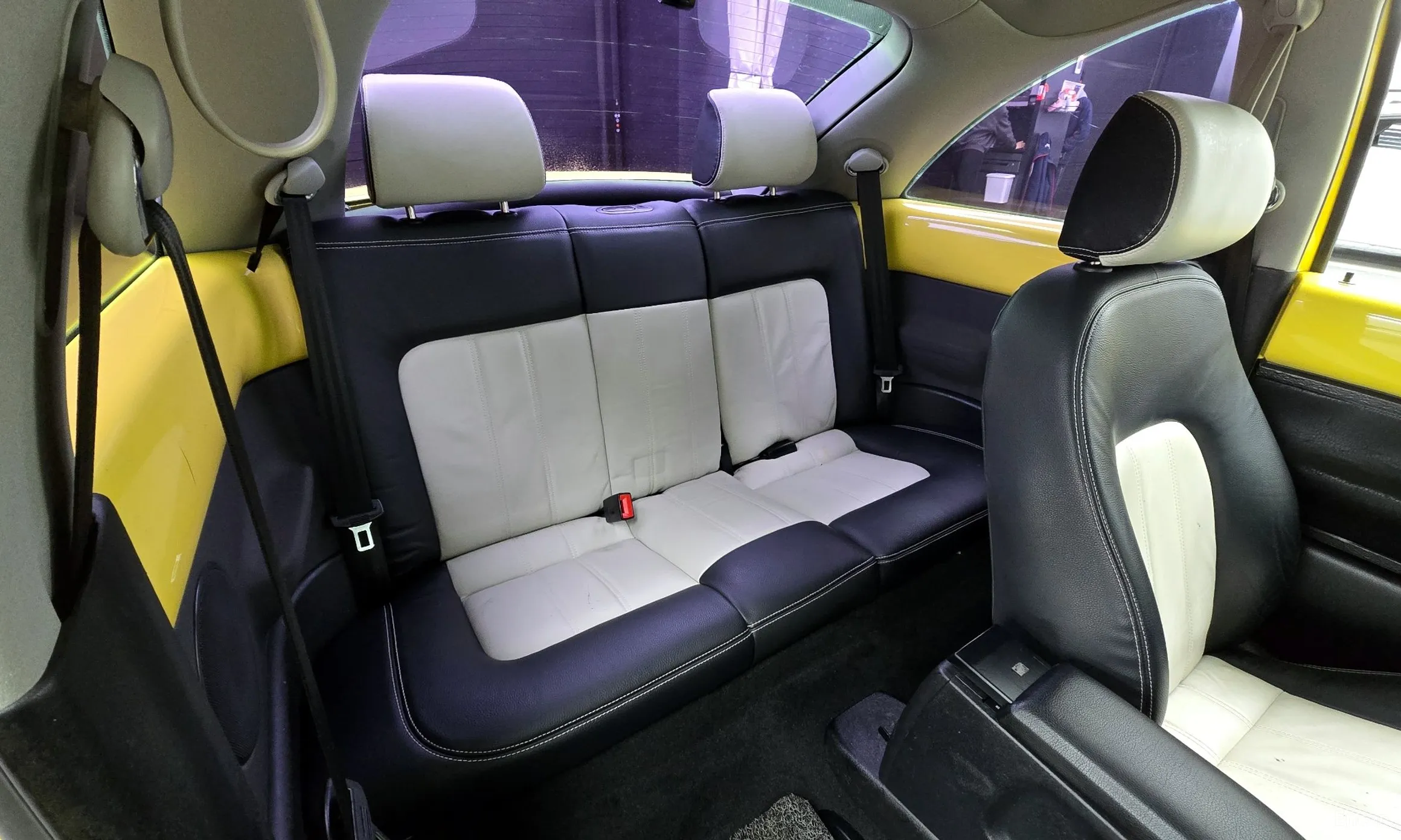 Volkswagen New Beetle превью 12