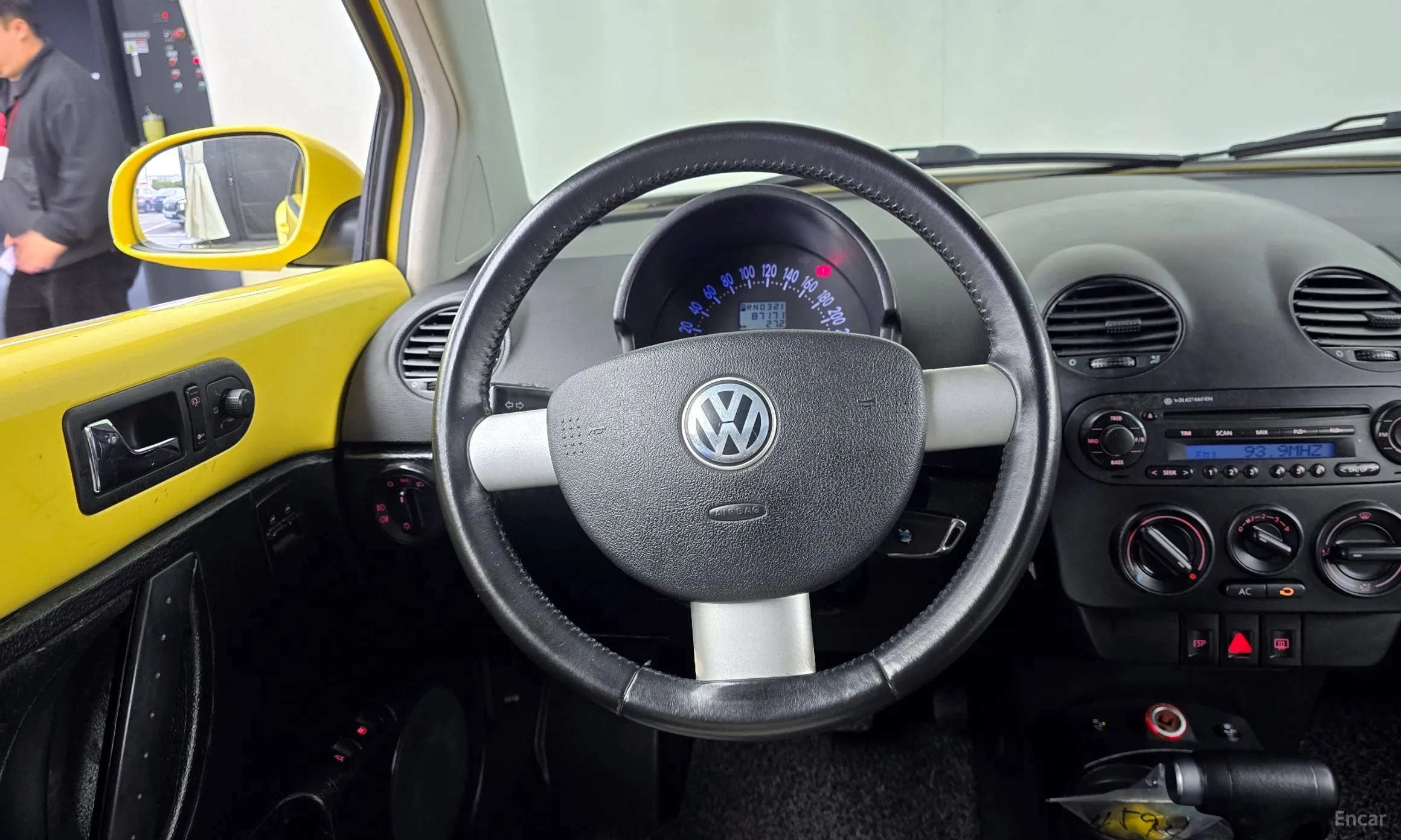 Volkswagen New Beetle превью 13
