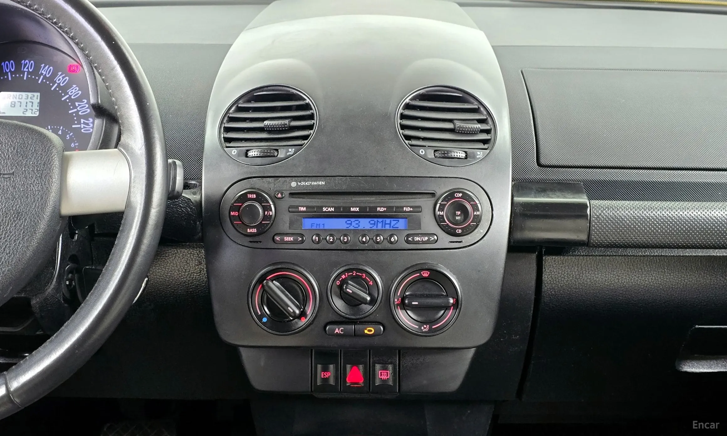 Volkswagen New Beetle превью 14