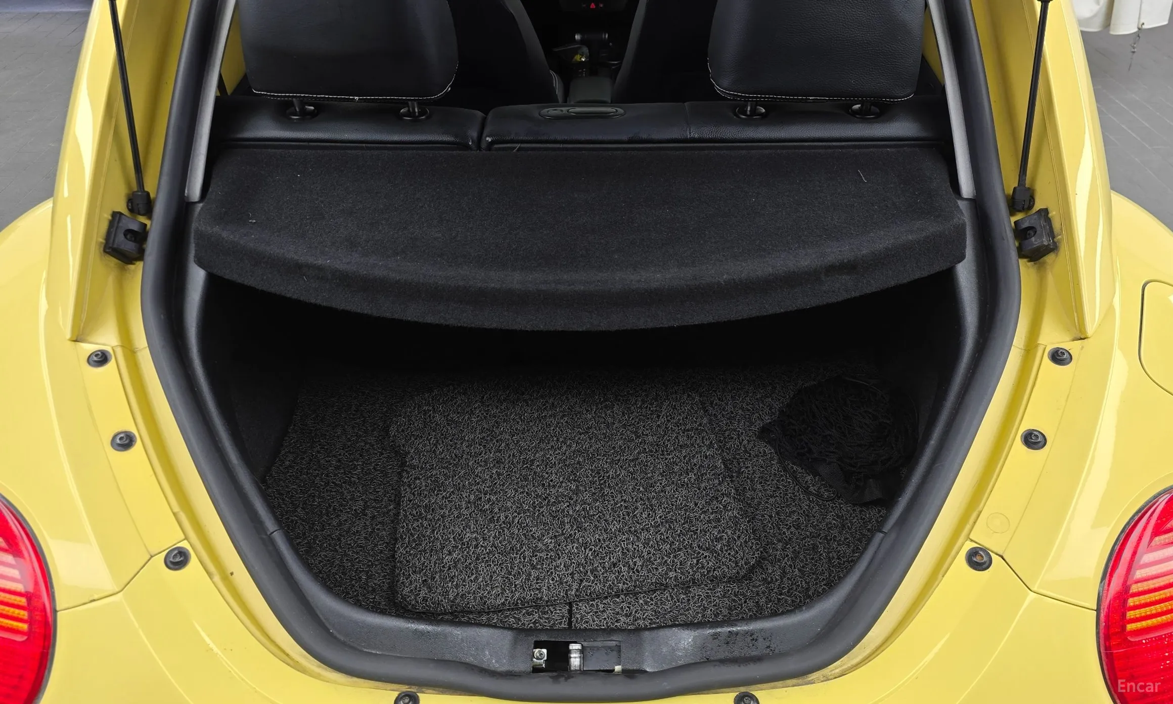 Volkswagen New Beetle превью 20