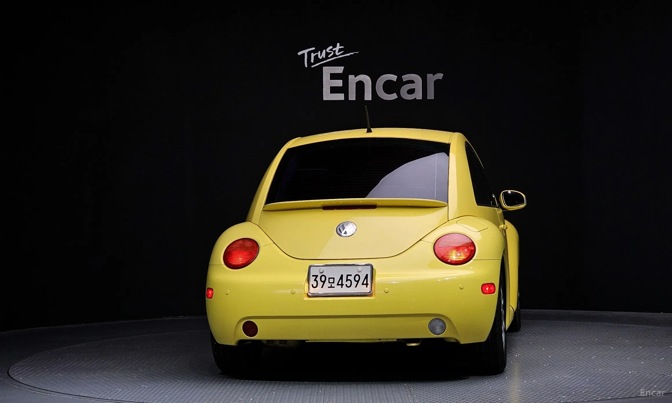 Volkswagen New Beetle превью 4