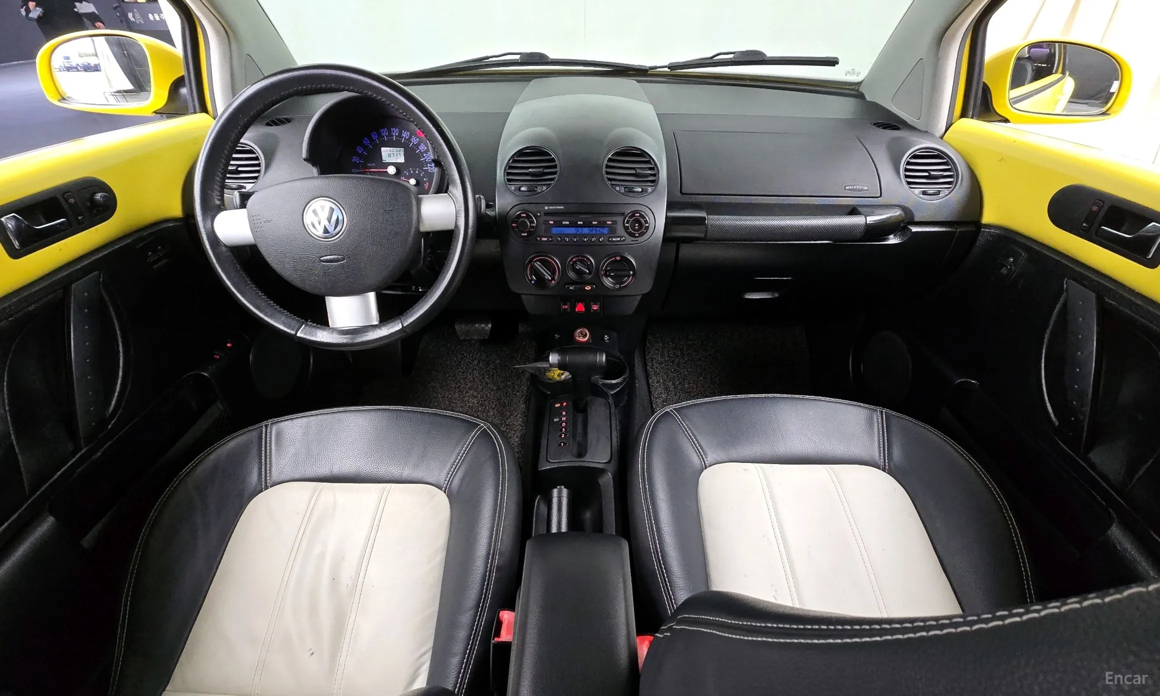 Volkswagen New Beetle превью 7