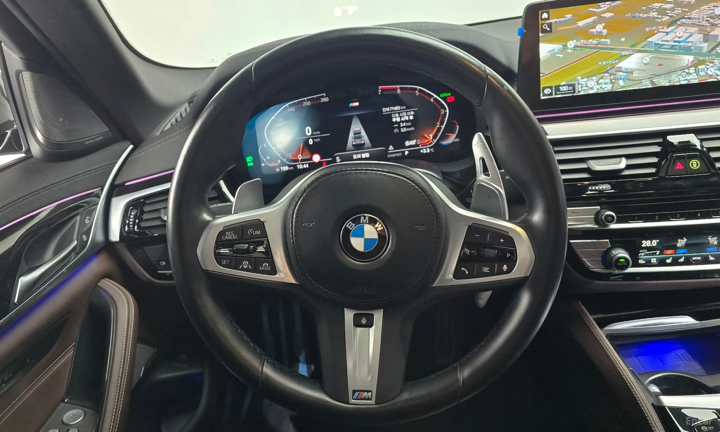BMW 5 Series (G30) превью 13