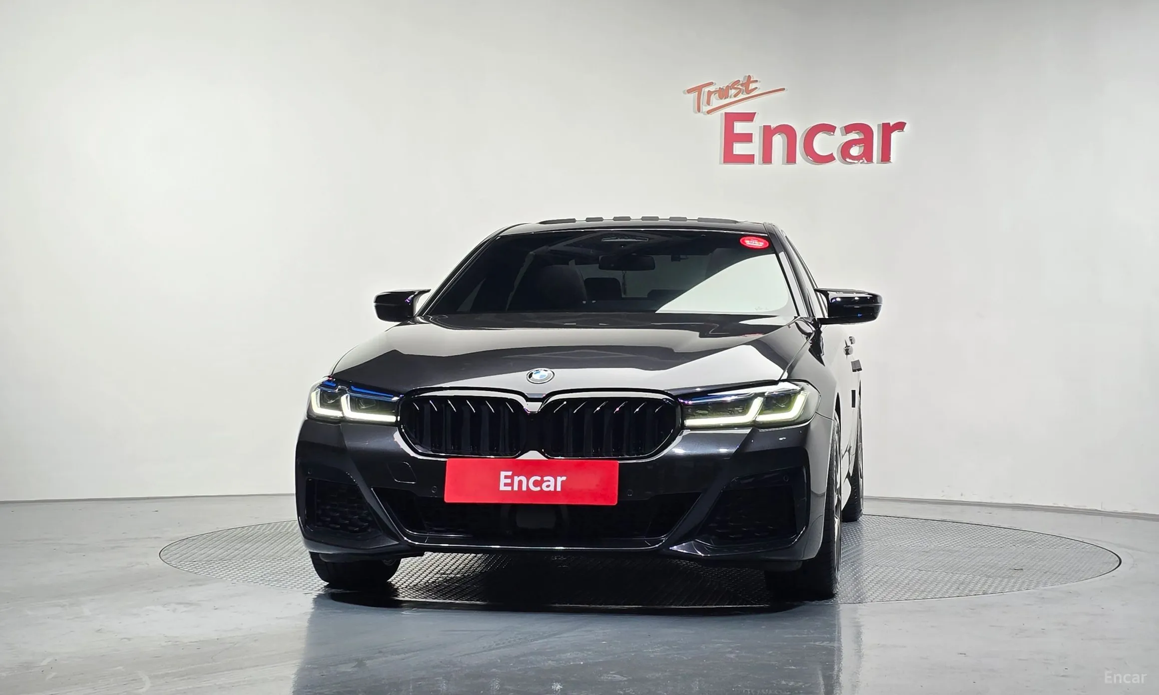BMW 5 Series (G30) превью 3