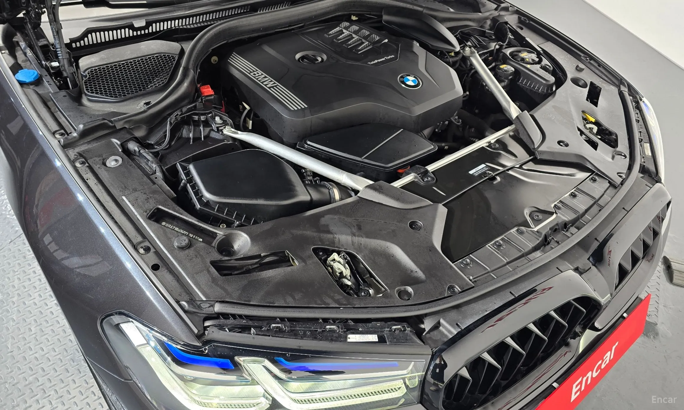 BMW 5 Series (G30) превью 6