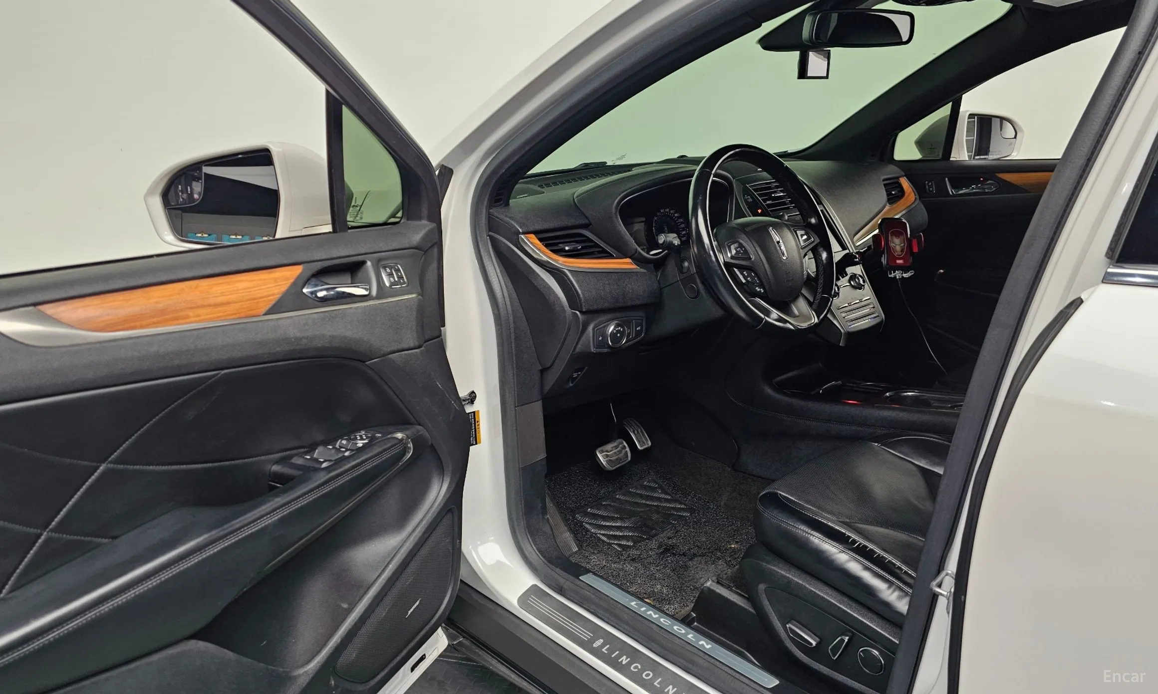 Lincoln MKC превью 10