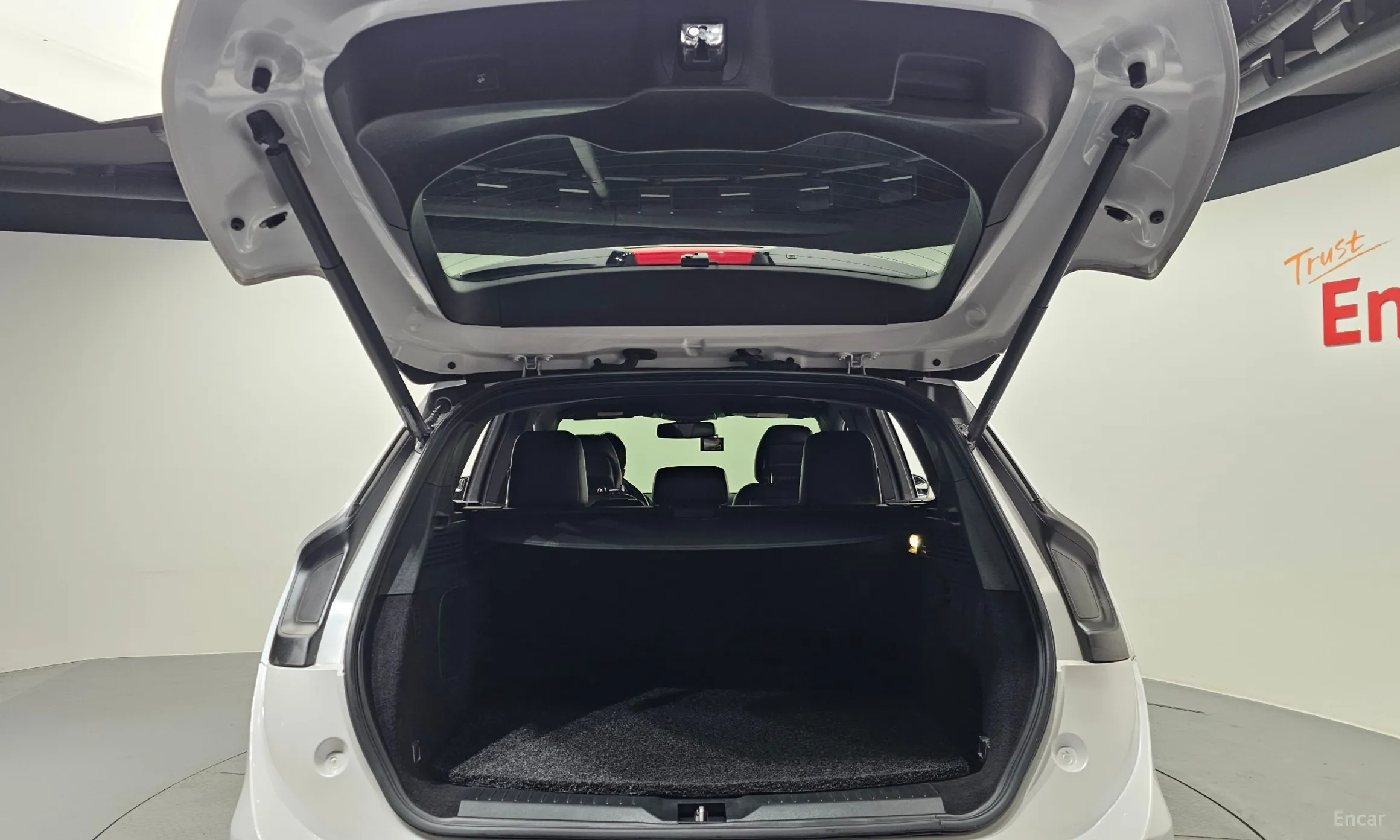 Lincoln MKC превью 20