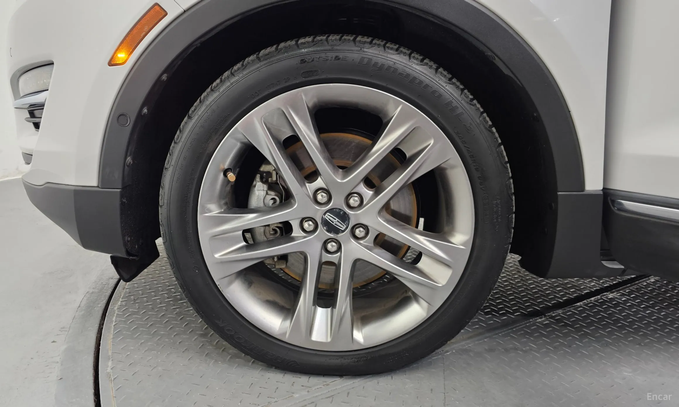 Lincoln MKC превью 5