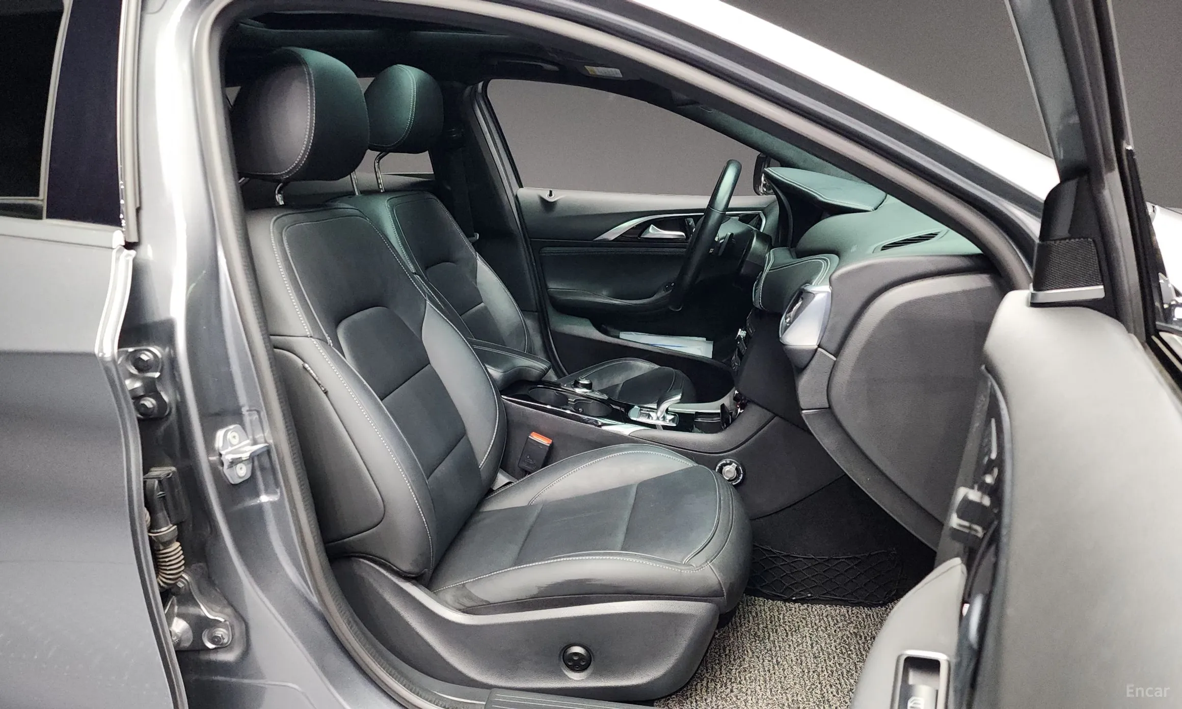Infiniti QX30 превью 11