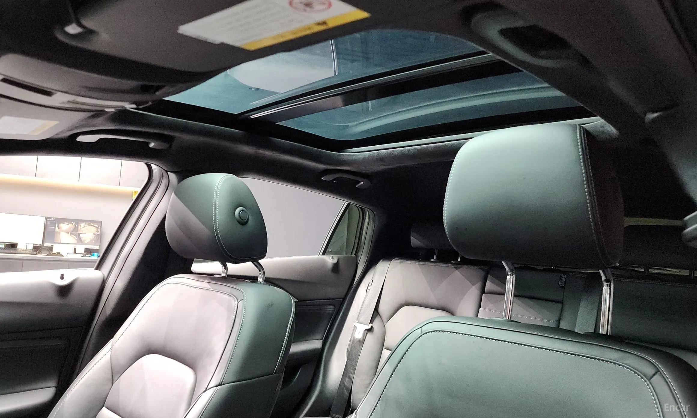 Infiniti QX30 превью 18