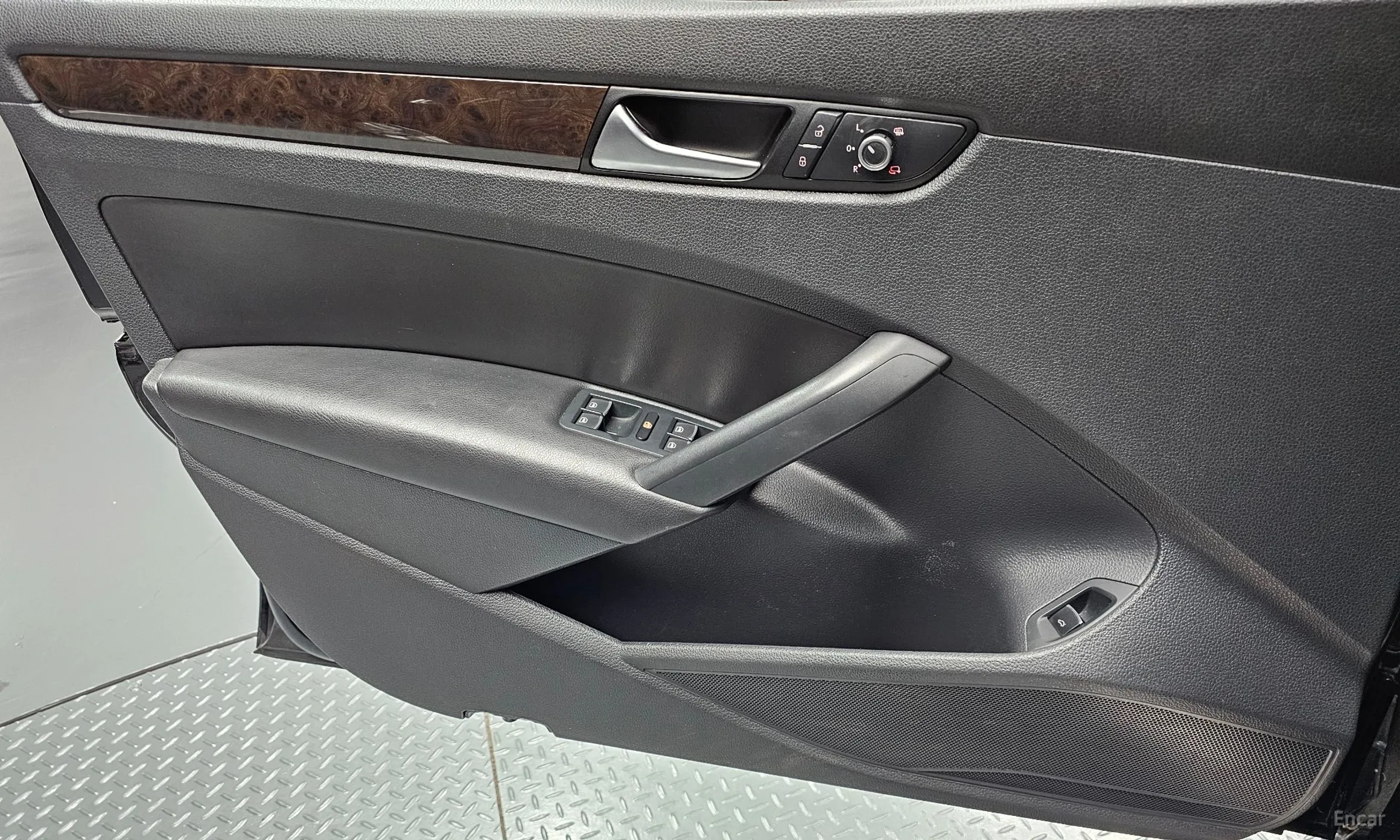 Volkswagen The New Passat превью 15