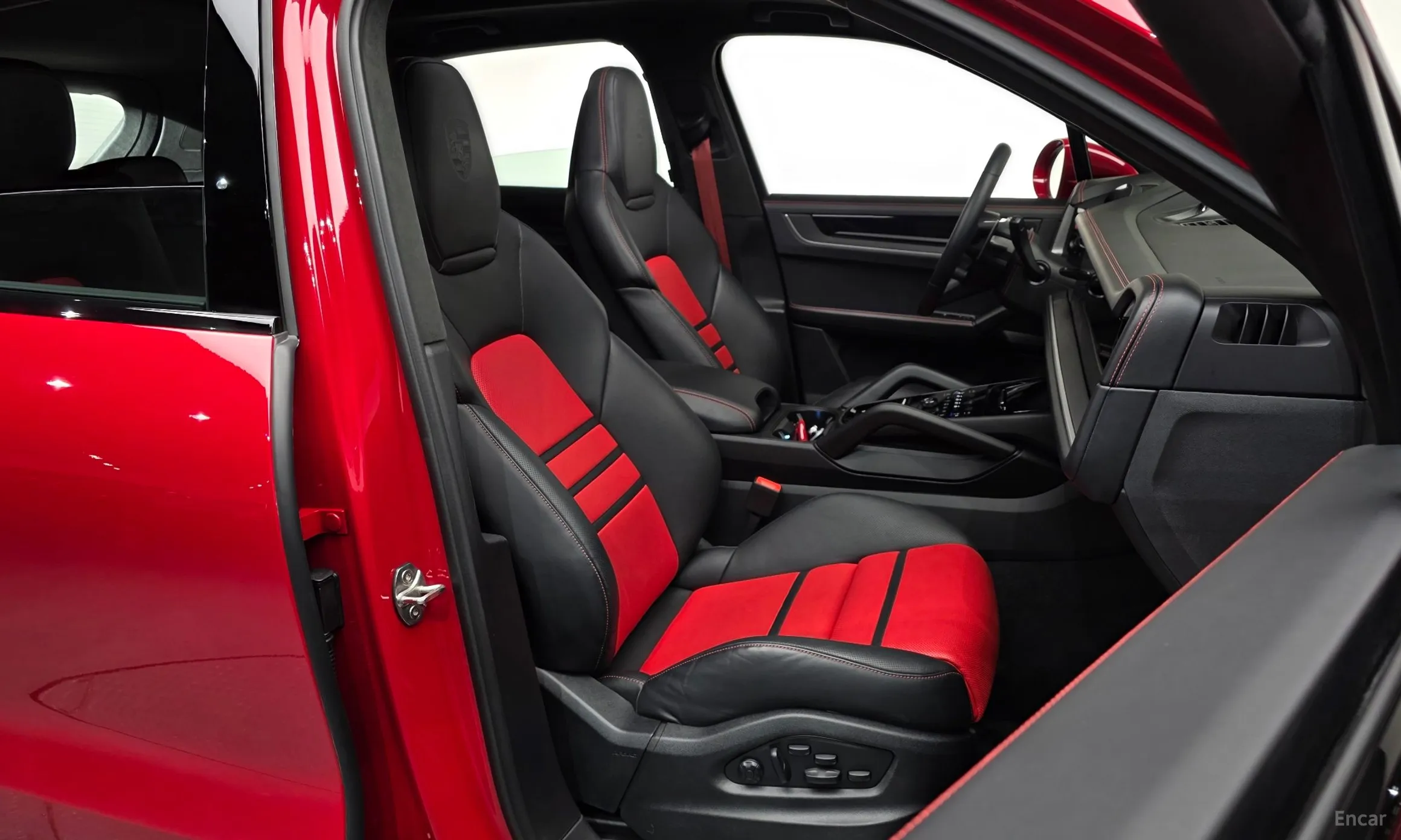 Porsche Cayenne (PO536) превью 10