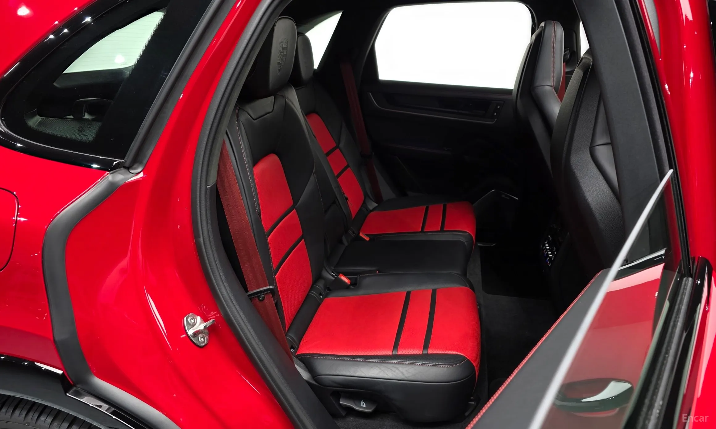 Porsche Cayenne (PO536) превью 11