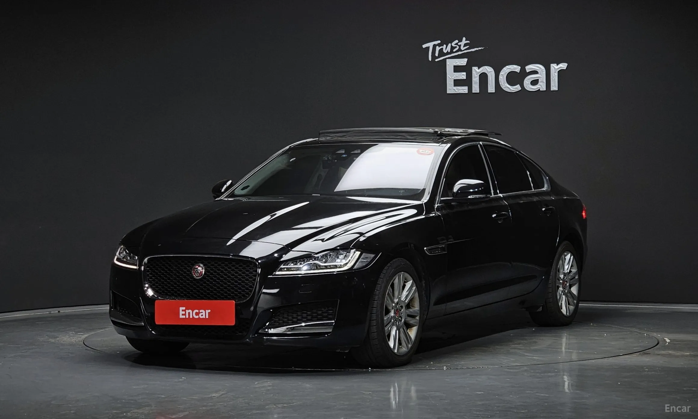 Jaguar XF (x260)