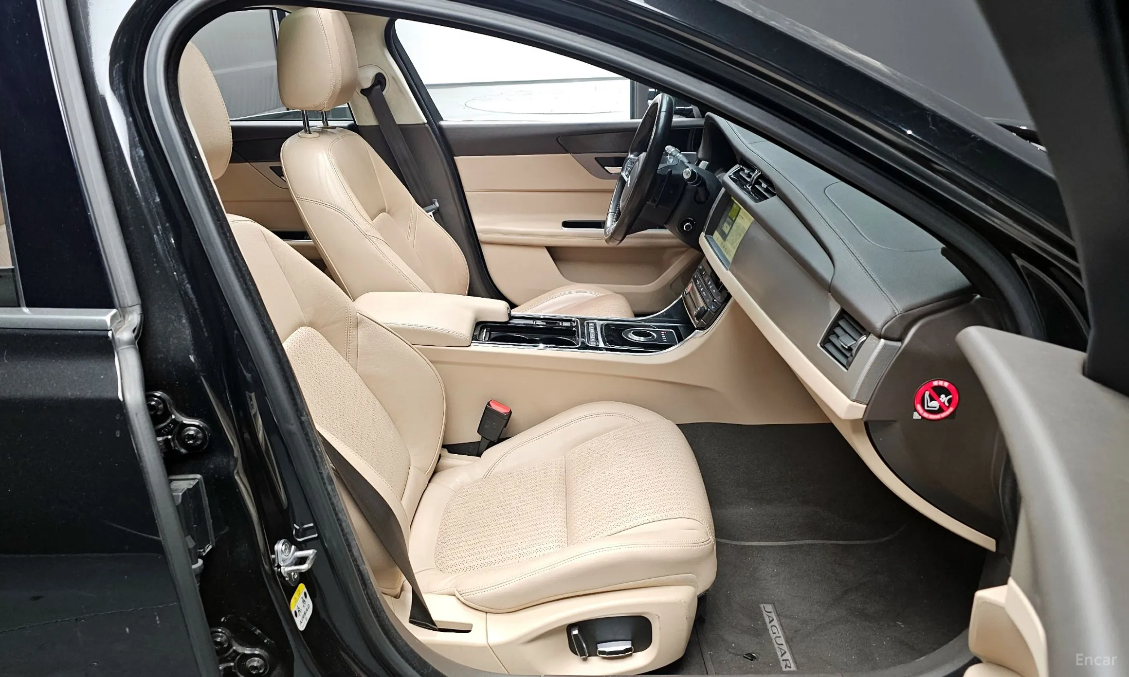Jaguar XF (x260) превью 10