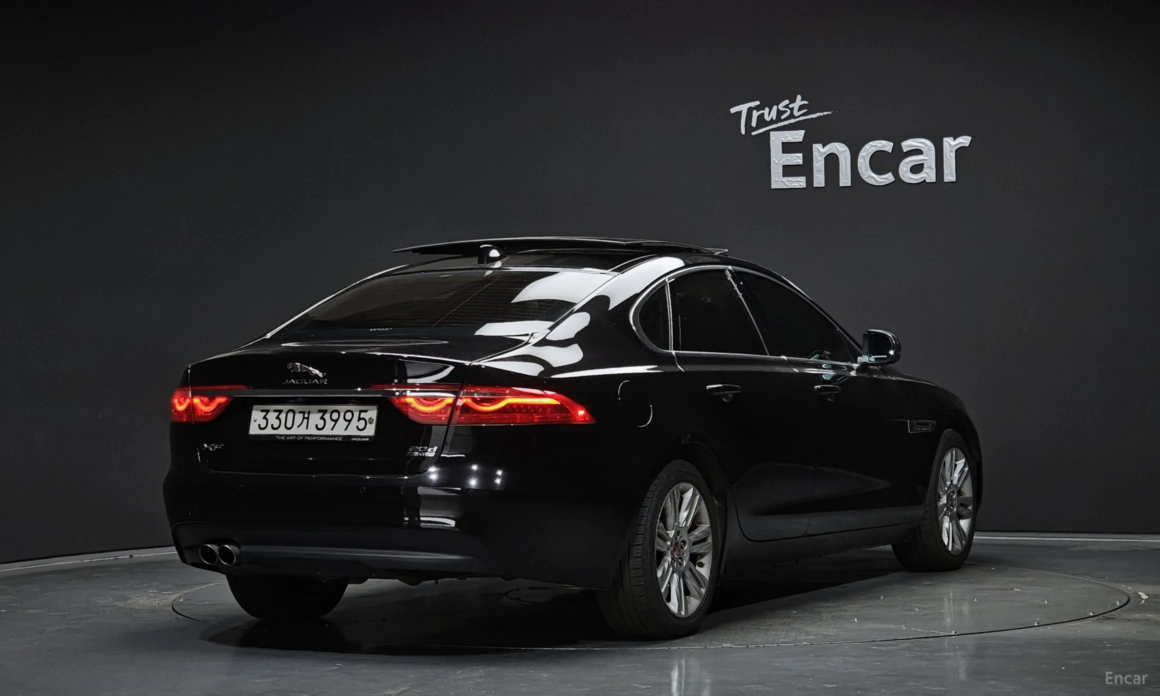 Jaguar XF (x260)