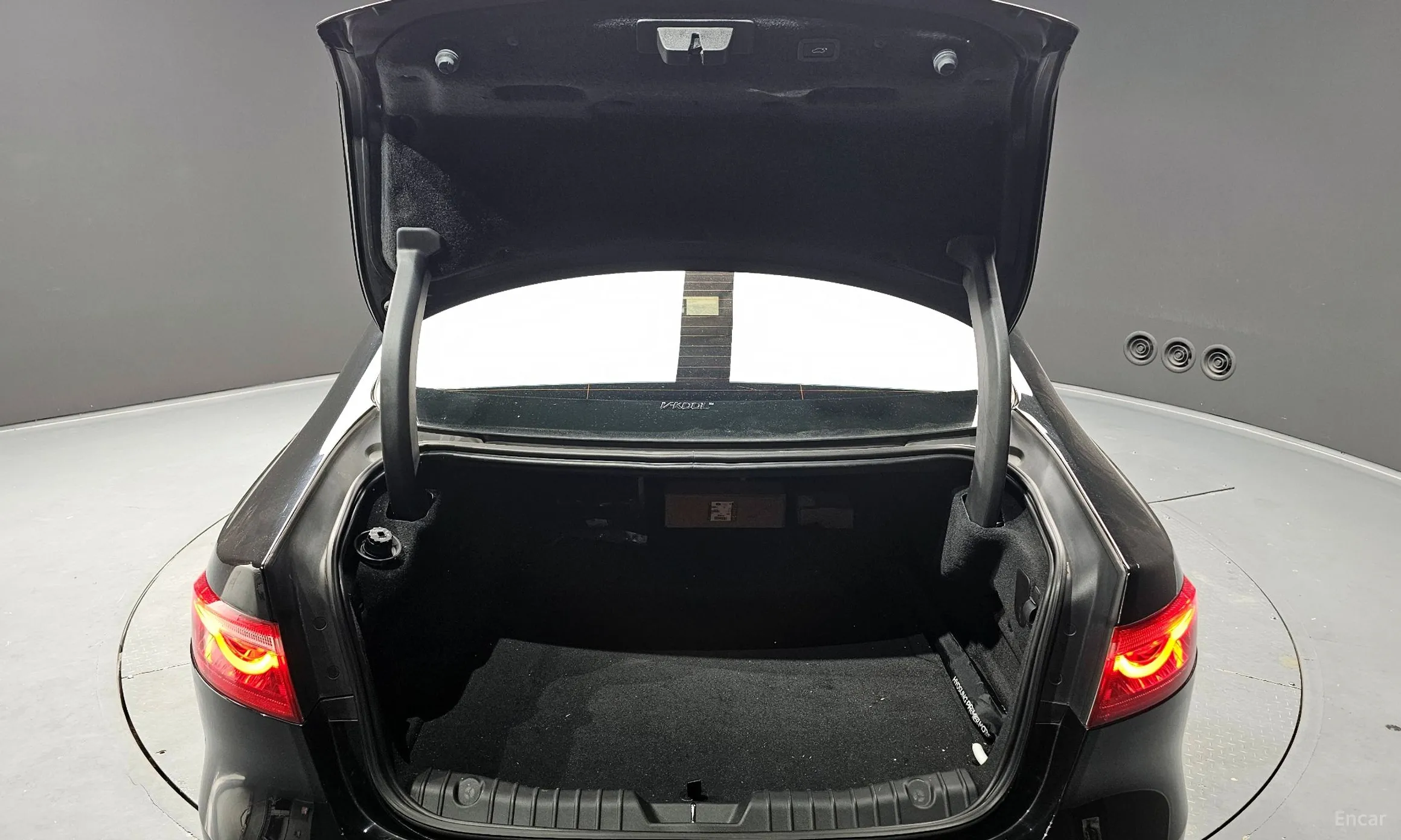 Jaguar XF (x260) превью 20