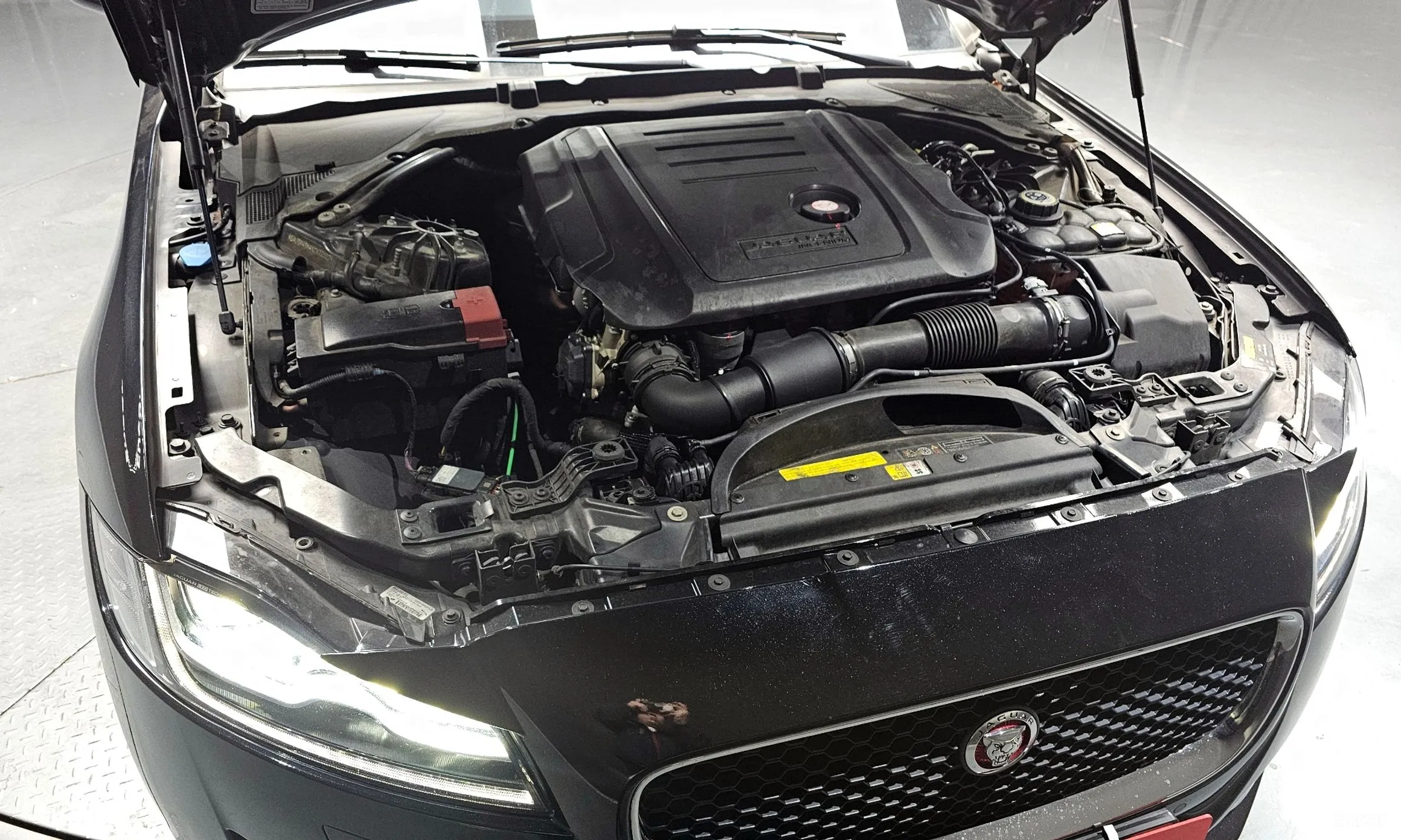 Jaguar XF (x260) превью 6