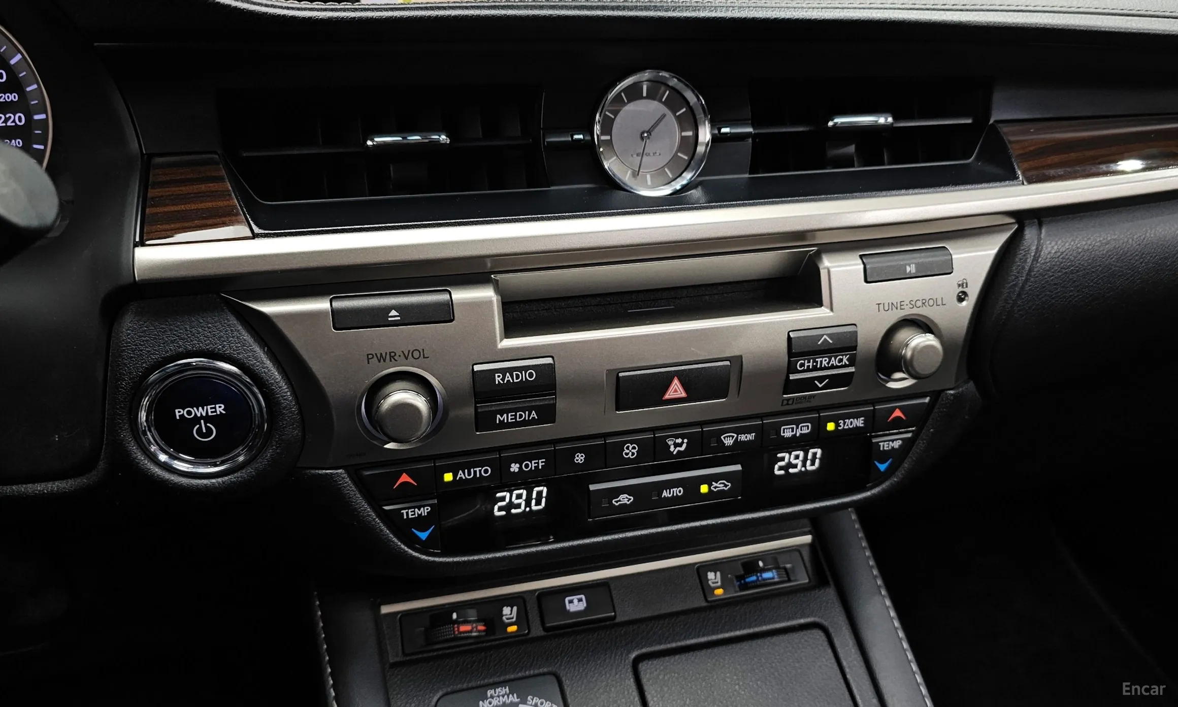 Lexus New ES300h превью 15