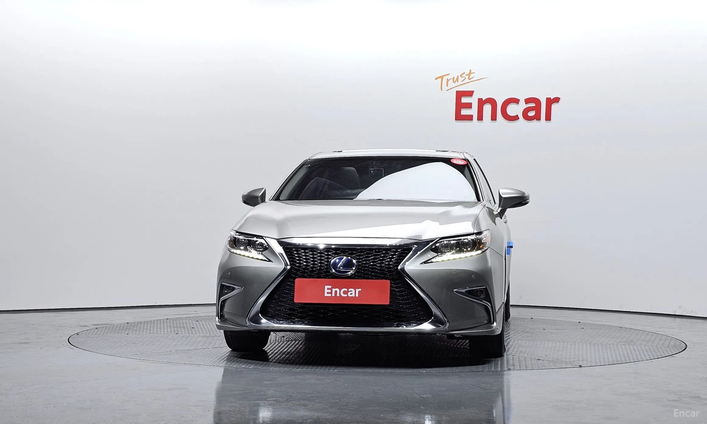 Lexus New ES300h превью 3