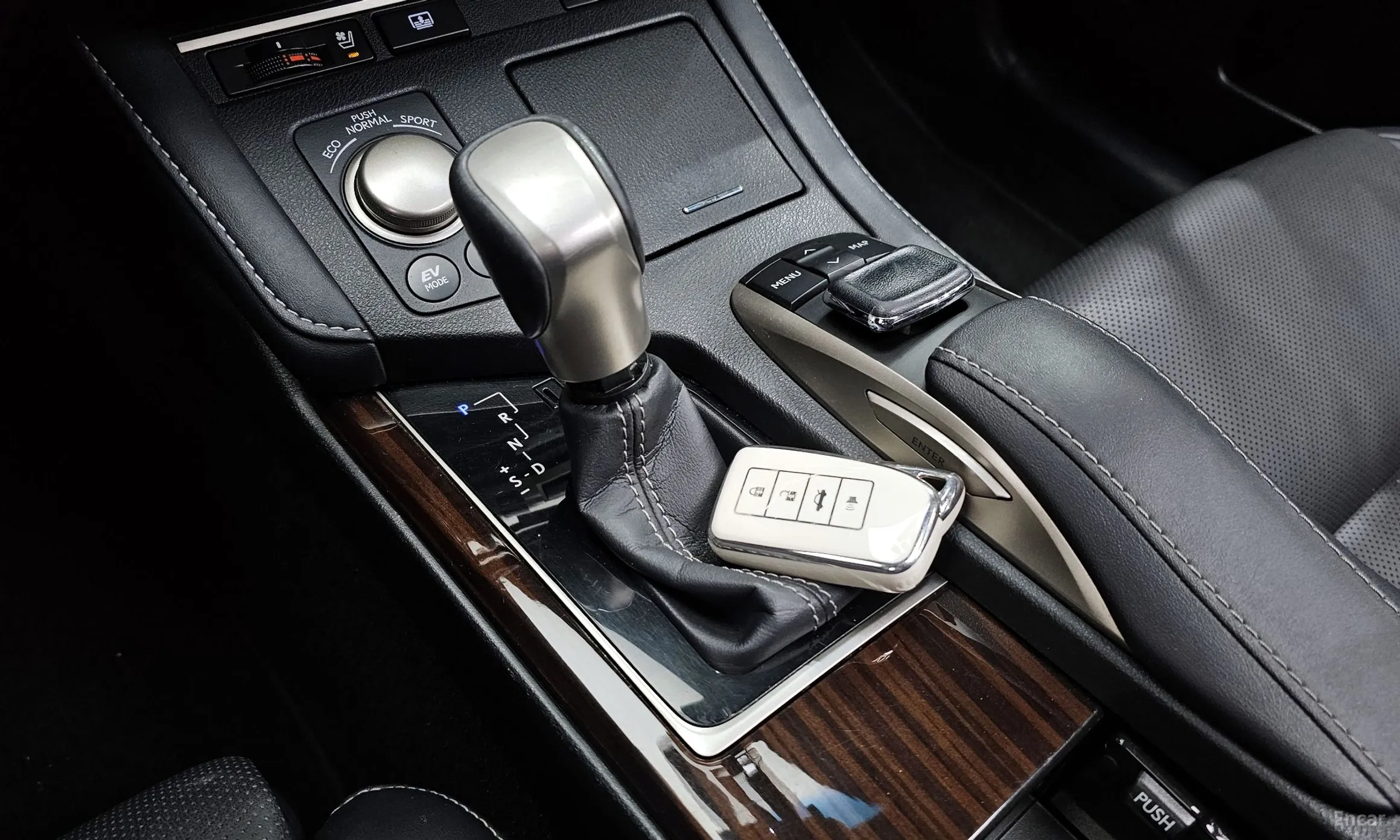 Lexus New ES300h превью 9