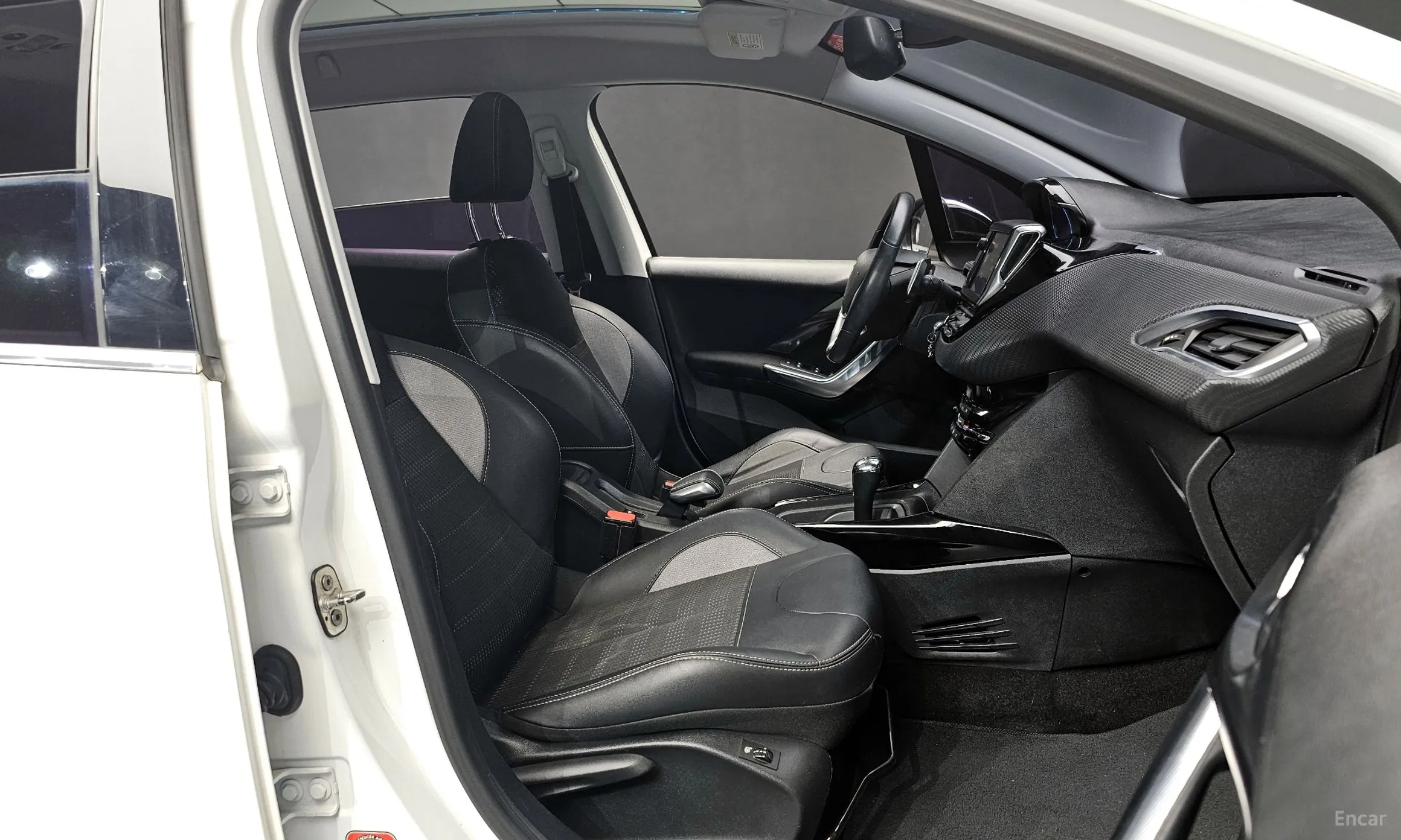 Peugeot 2008. превью 10