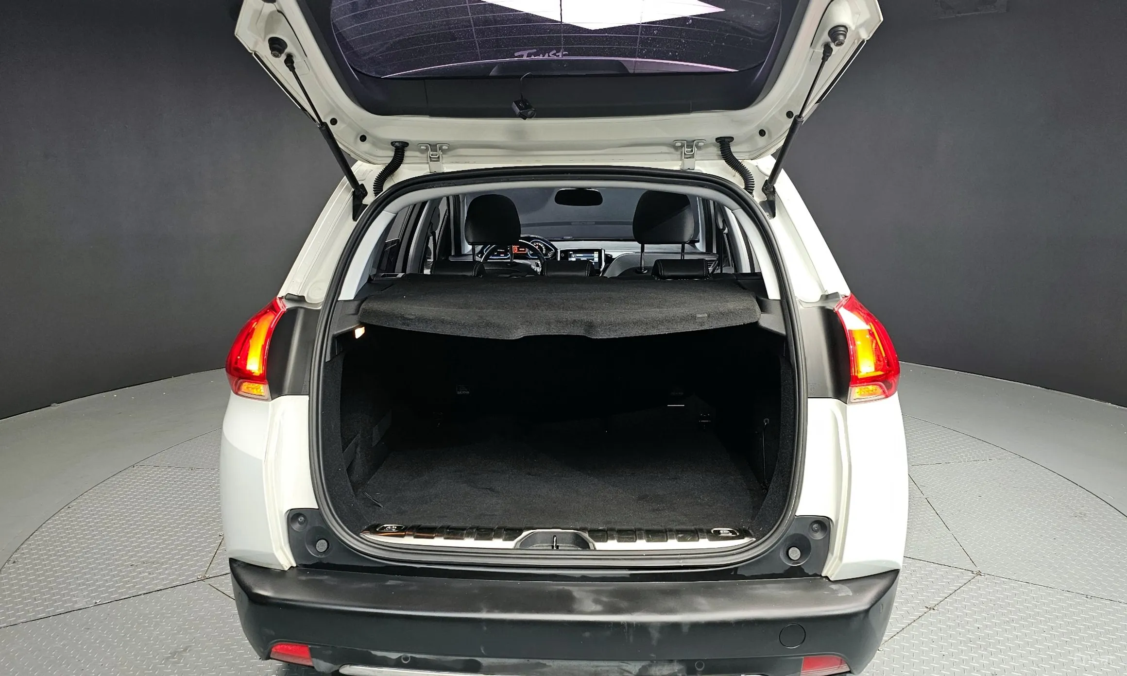 Peugeot 2008. превью 20
