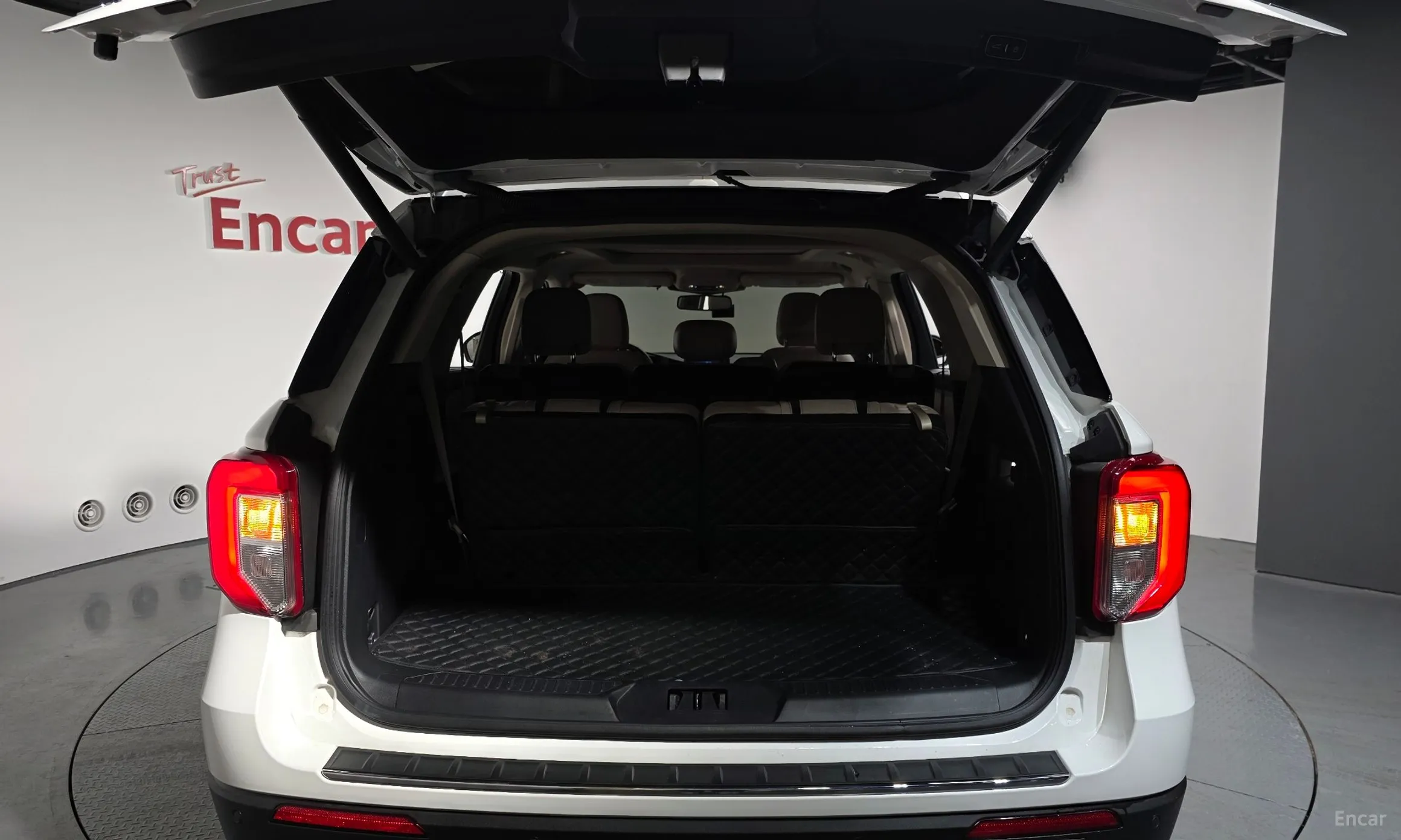 Ford Explorer 6th Generation превью 20