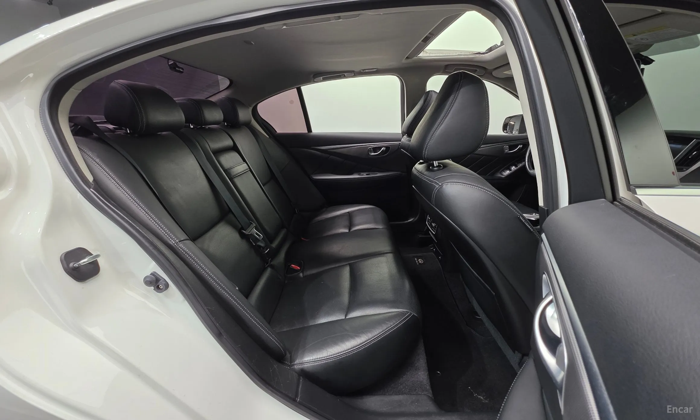 Infiniti Q50 превью 19