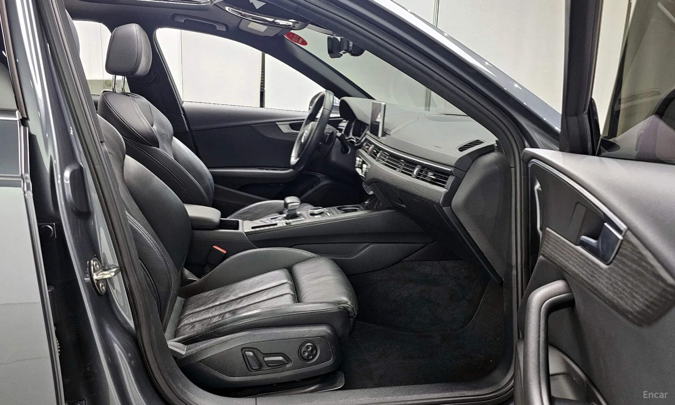 Audi A4 (B9) превью 10