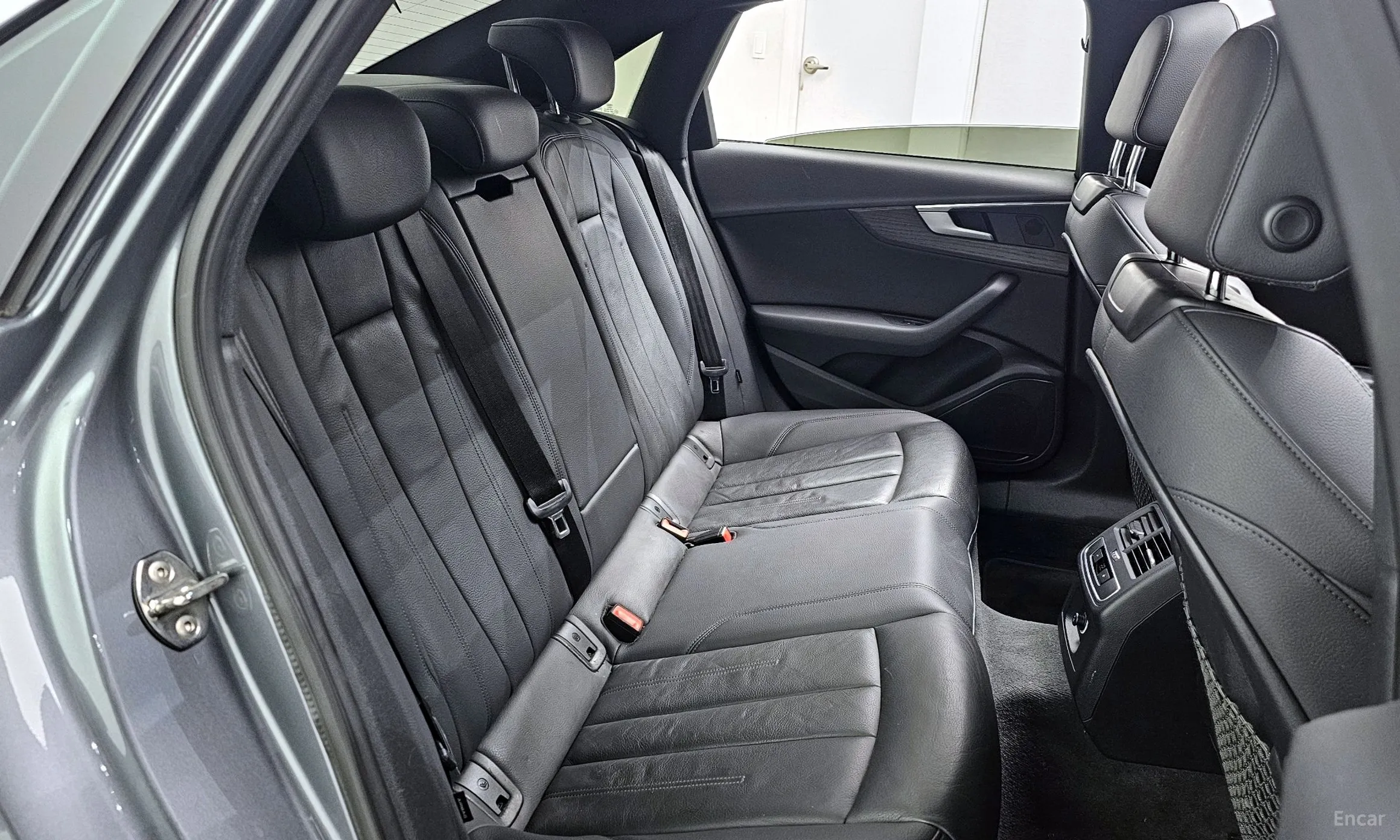 Audi A4 (B9) превью 12
