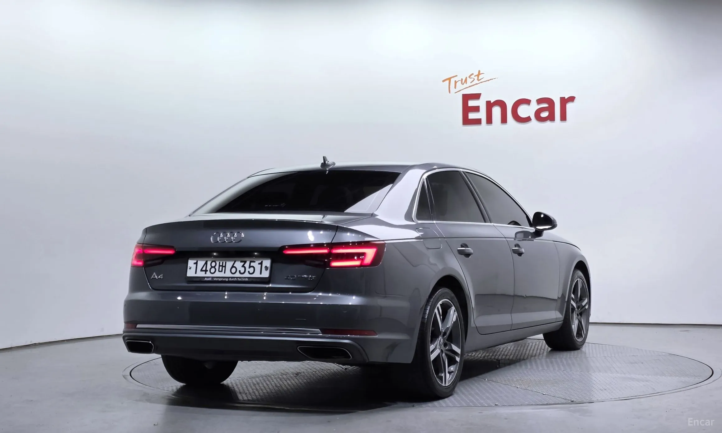 Audi A4 (B9)