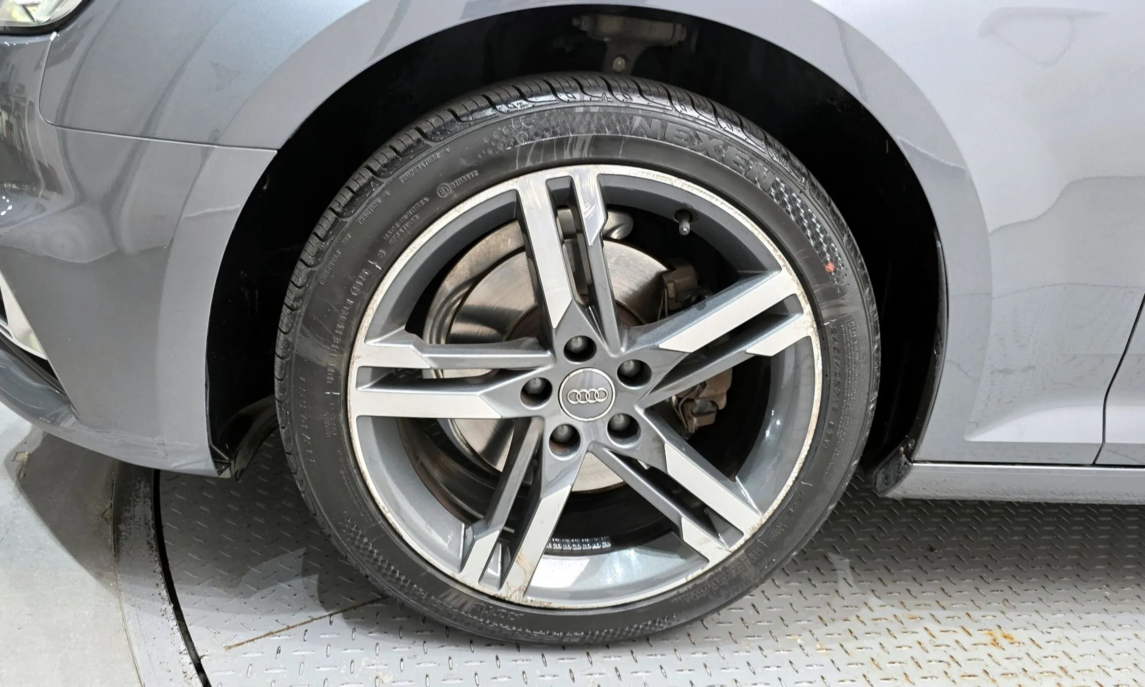 Audi A4 (B9) превью 5